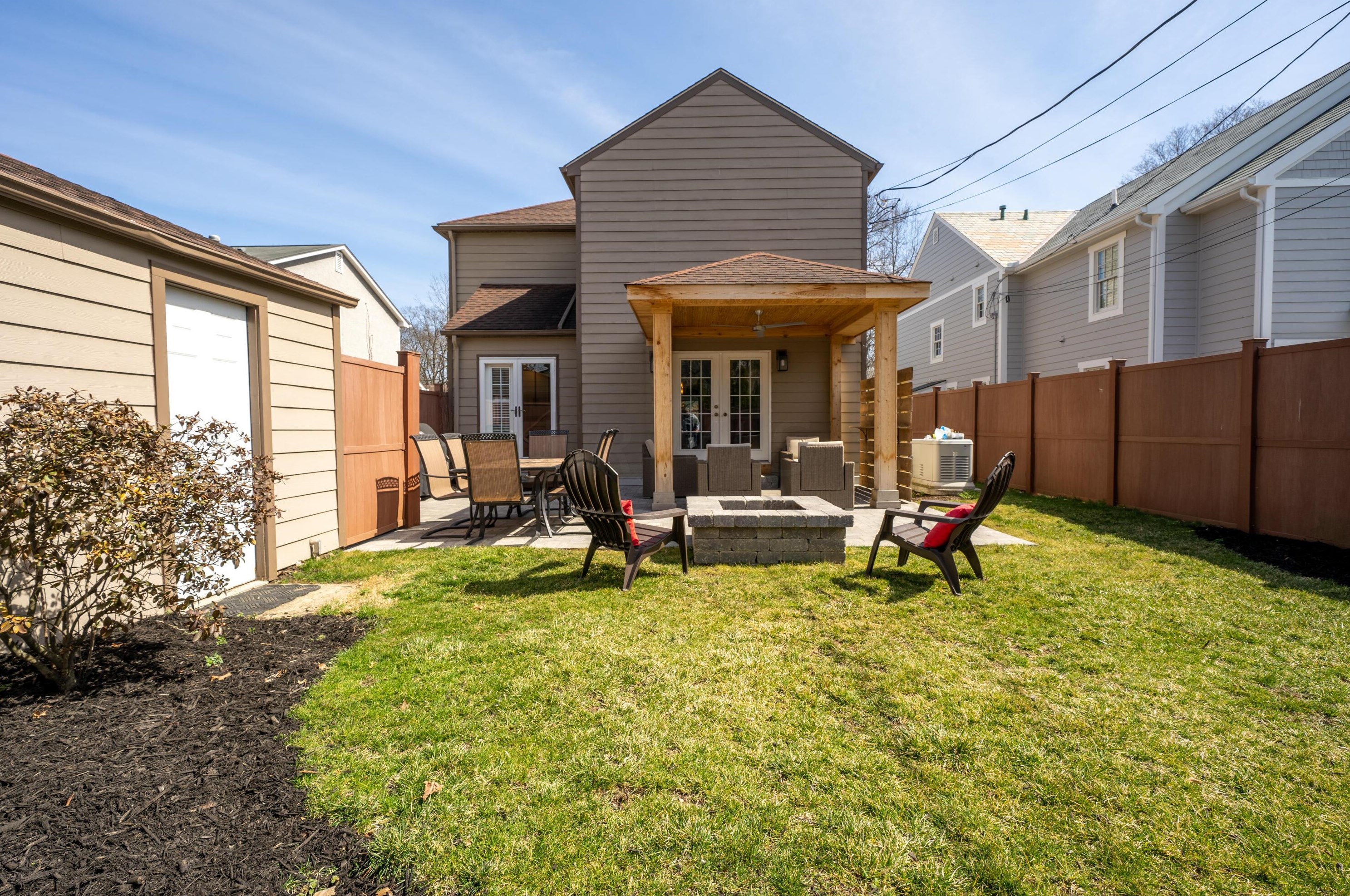 167 Roosevelt Ave, Columbus OH 43209-1558 exterior