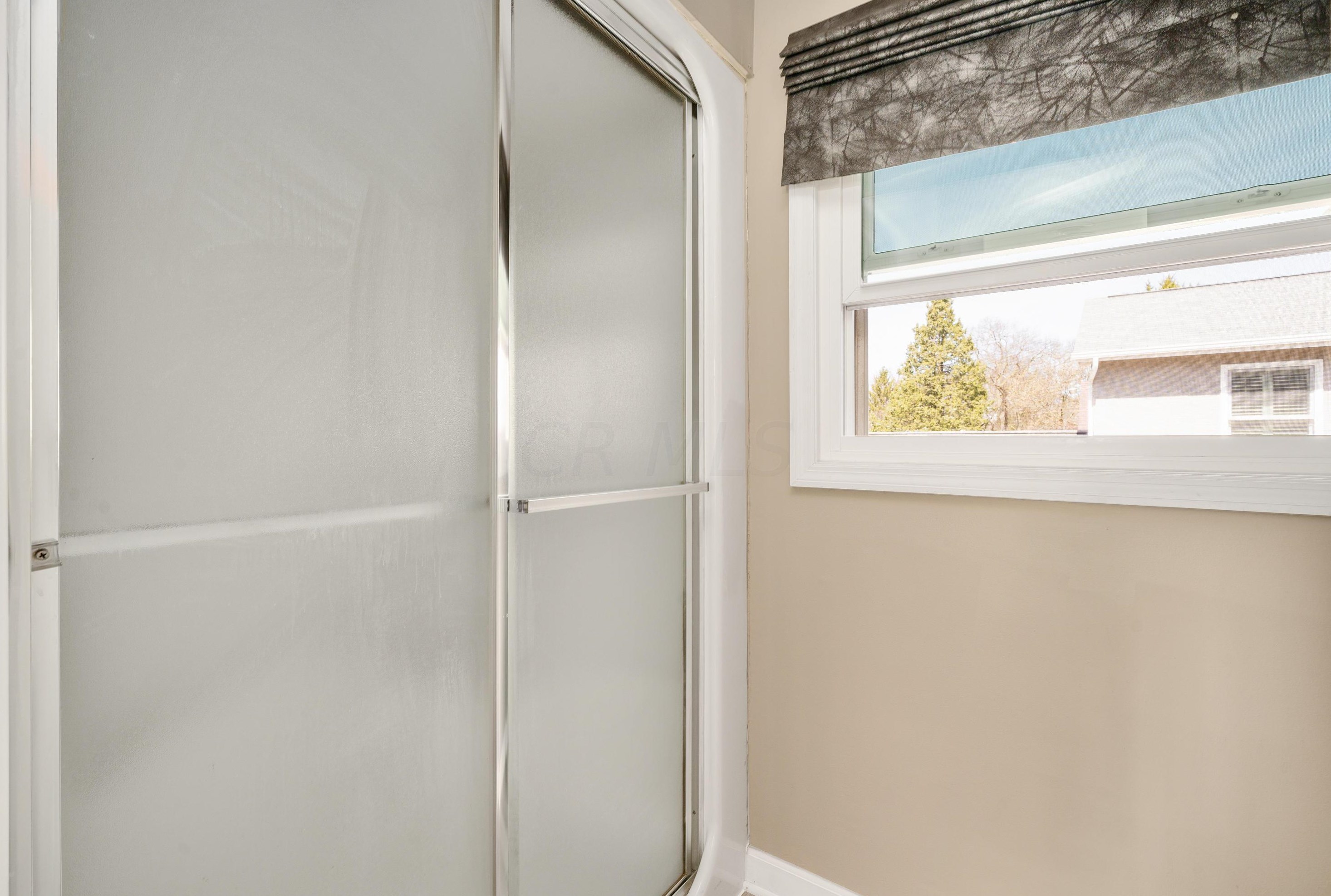 167 Roosevelt Ave, Columbus OH 43209-1558 exterior