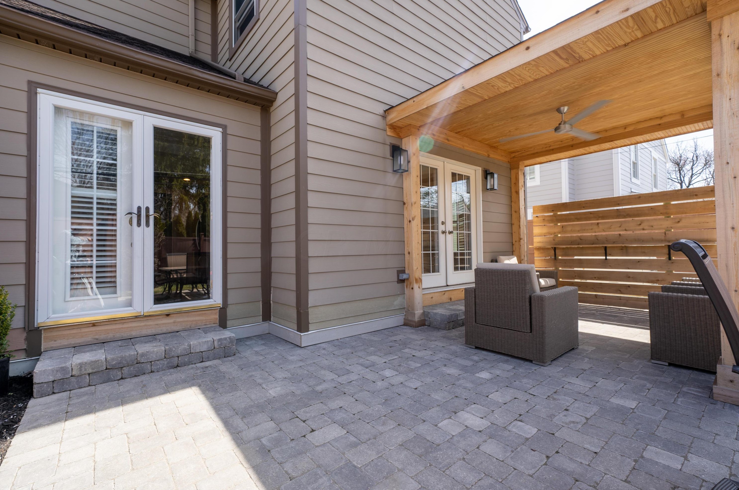 167 Roosevelt Ave, Columbus OH 43209-1558 exterior