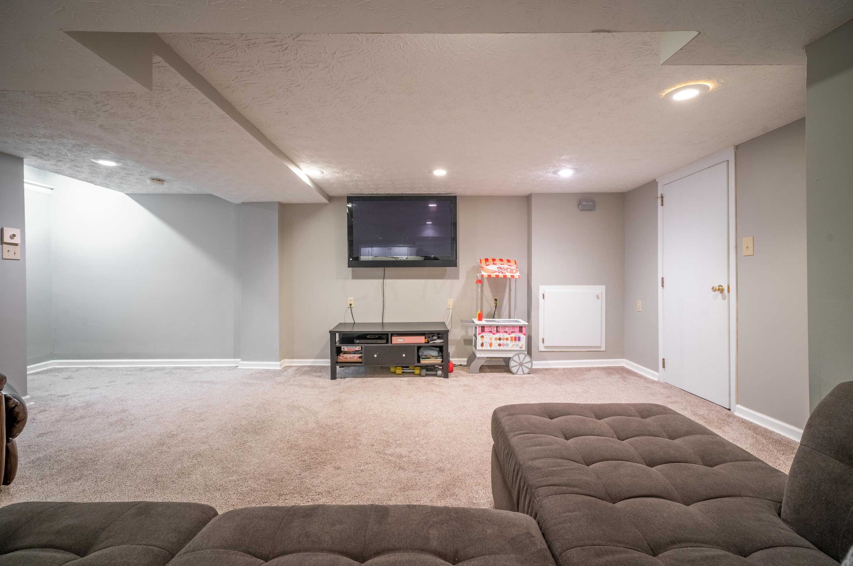 167 Roosevelt Ave, Columbus OH 43209-1558 exterior