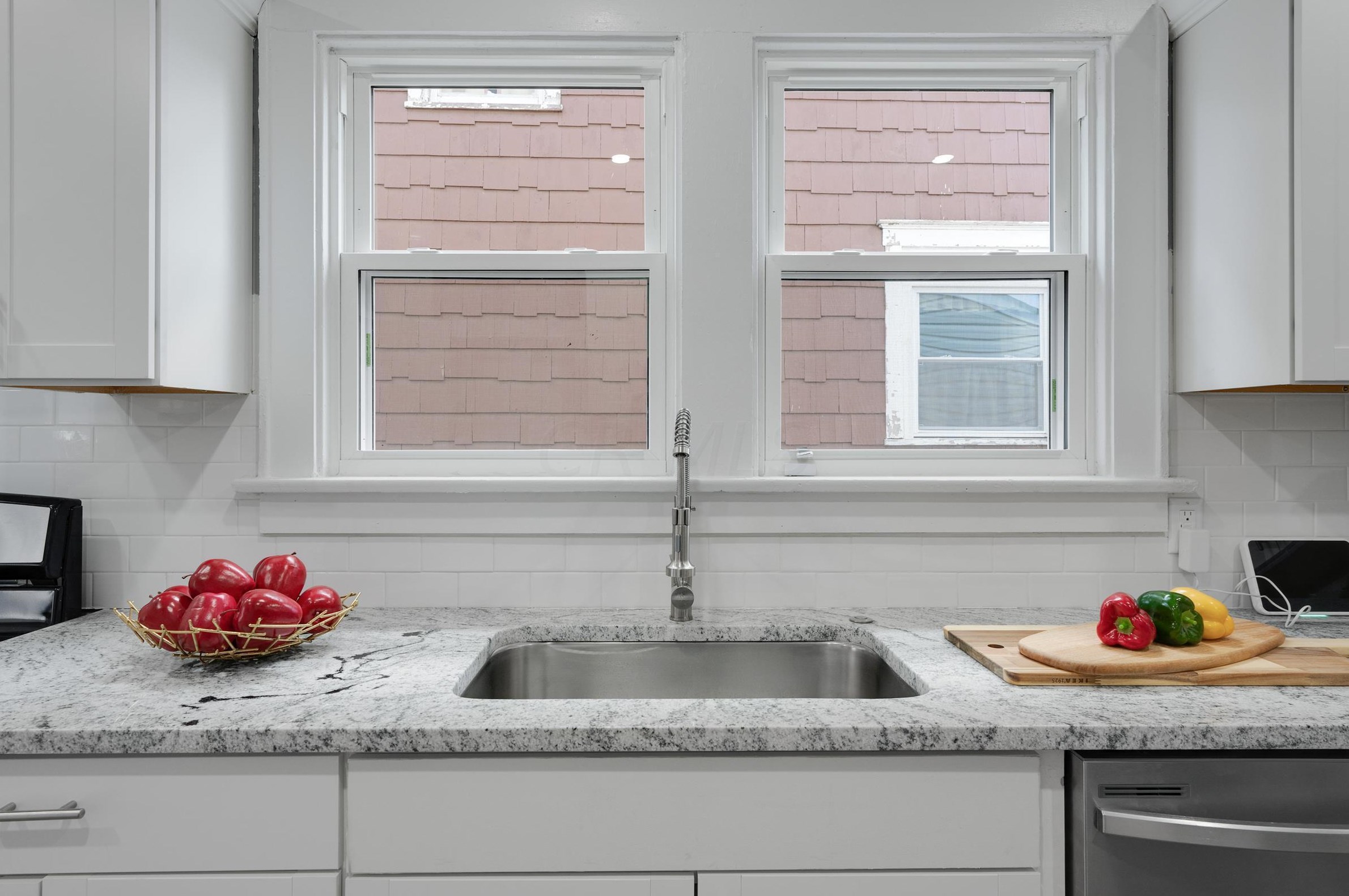 219 Eureka Ave, Columbus OH 43204-3206 exterior