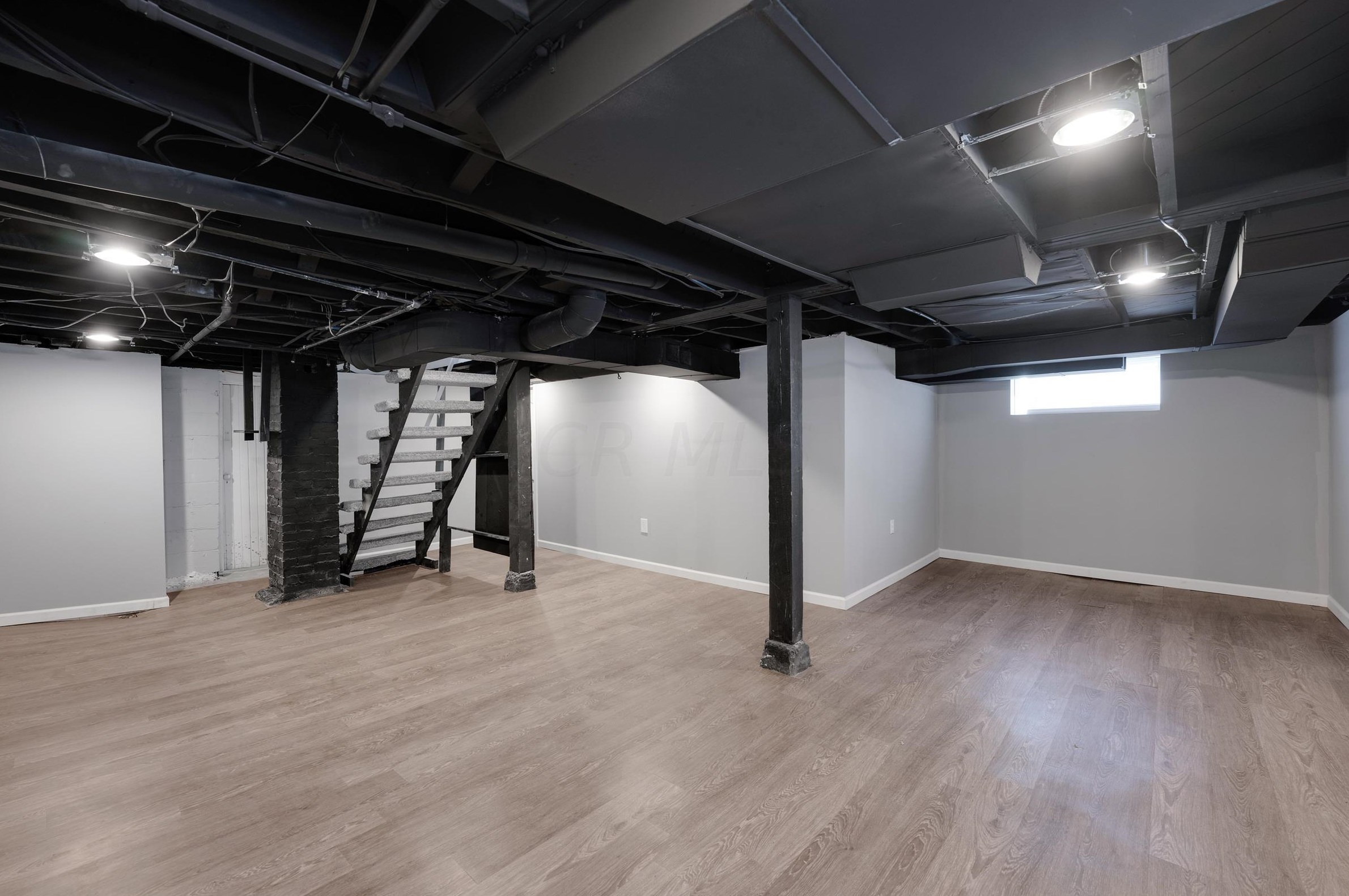 219 Eureka Ave, Columbus OH 43204-3206 exterior