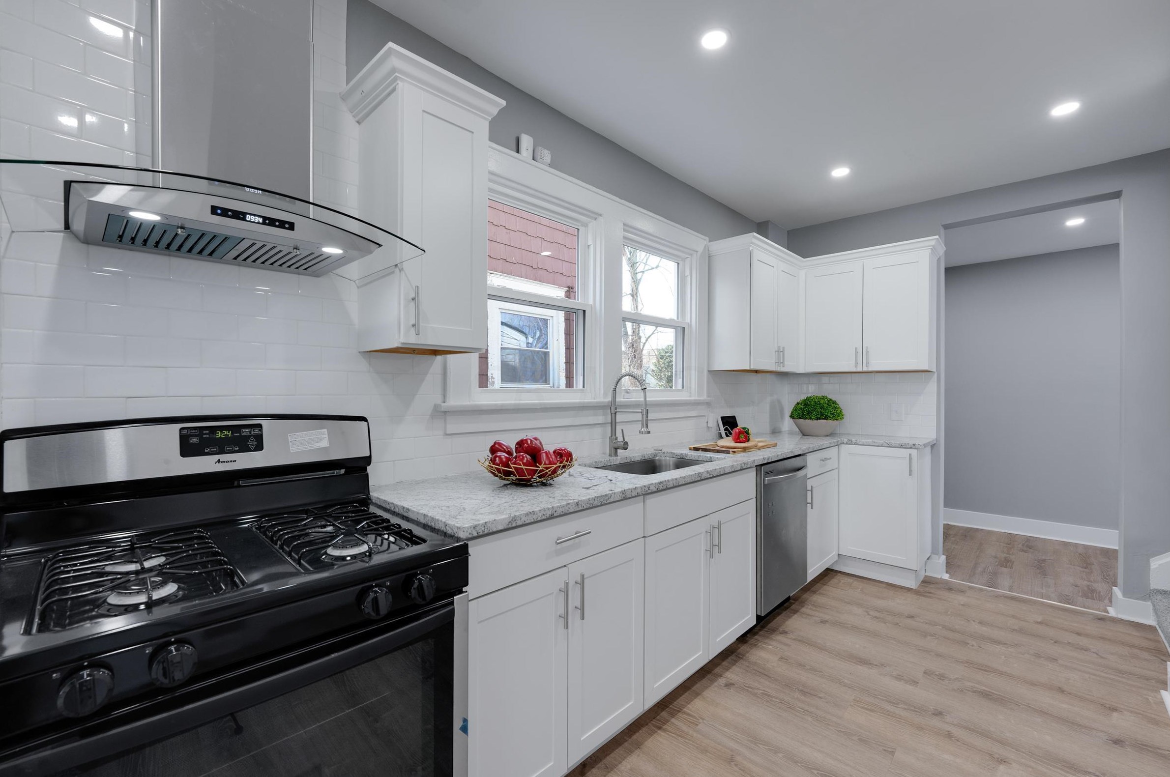 219 Eureka Ave, Columbus OH 43204-3206 exterior