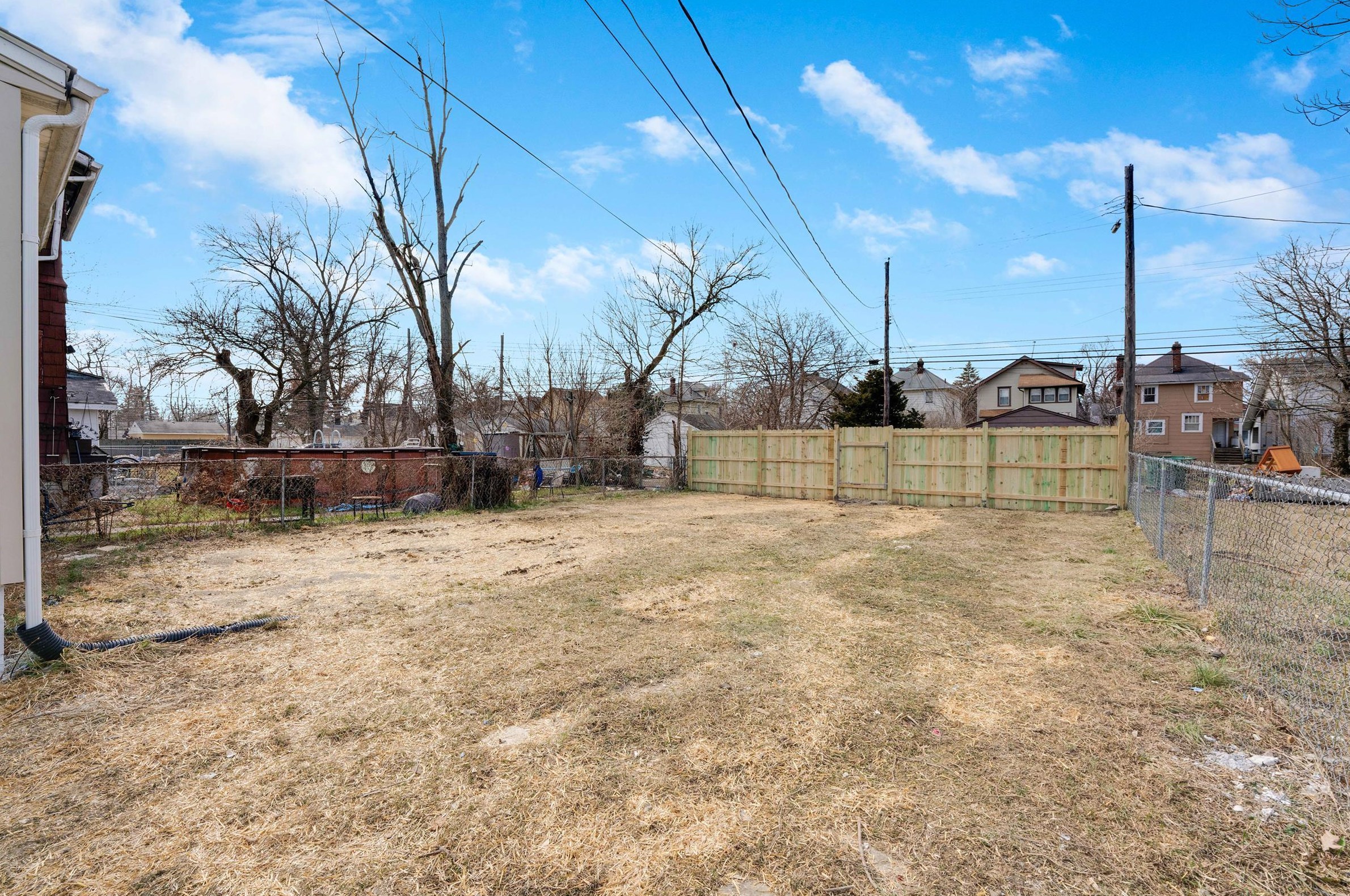 219 Eureka Ave, Columbus OH 43204-3206 exterior