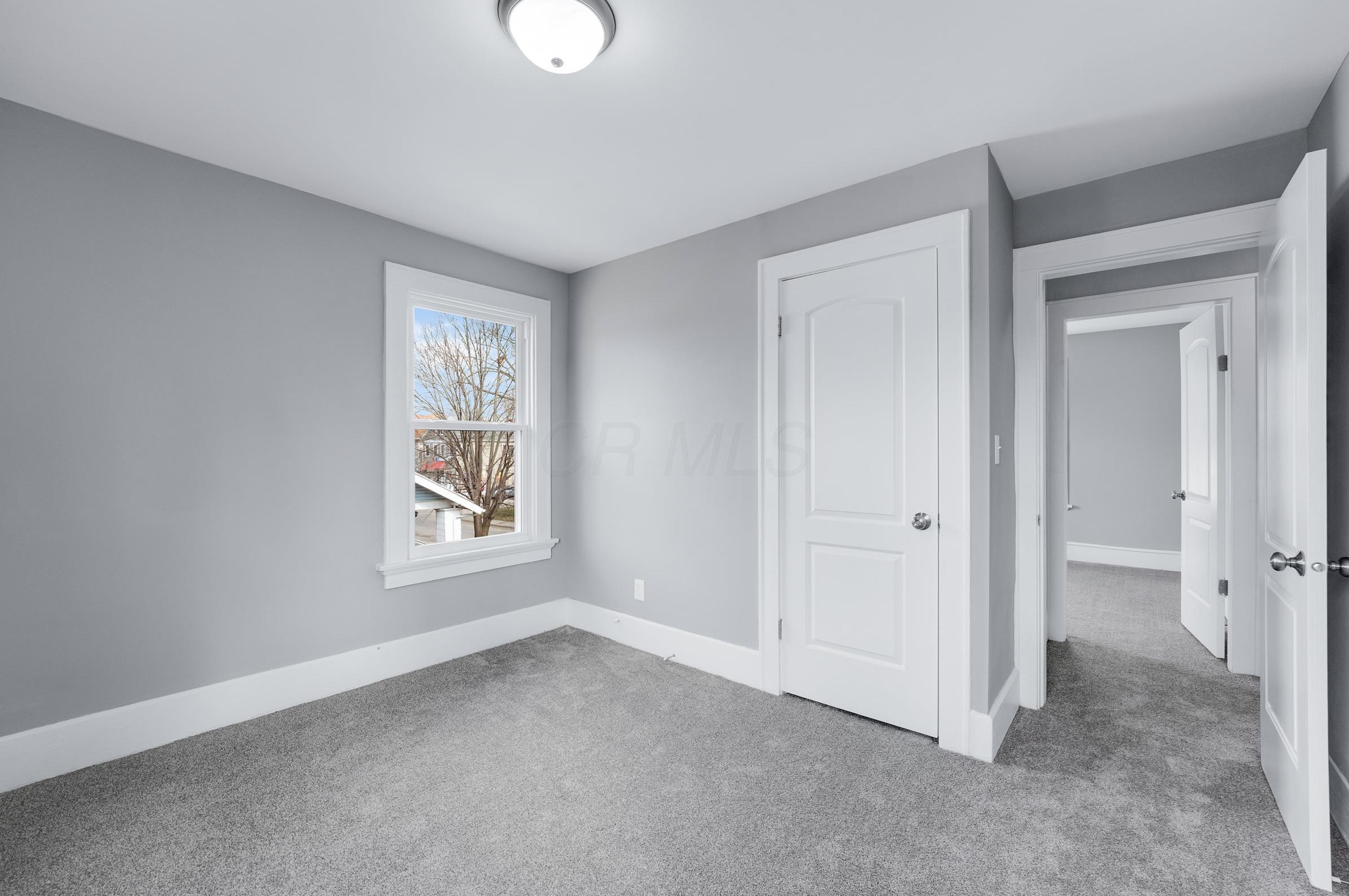 219 Eureka Ave, Columbus OH 43204-3206 exterior