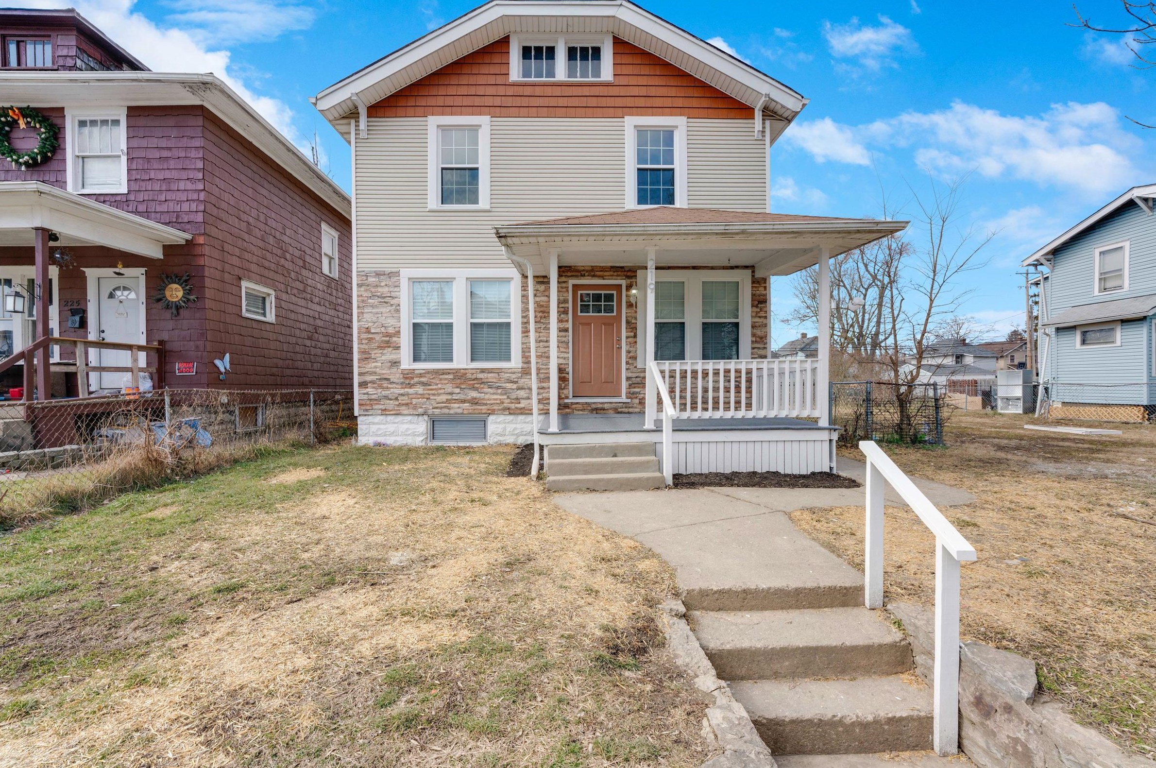 219 Eureka Ave, Columbus OH 43204-3206 exterior