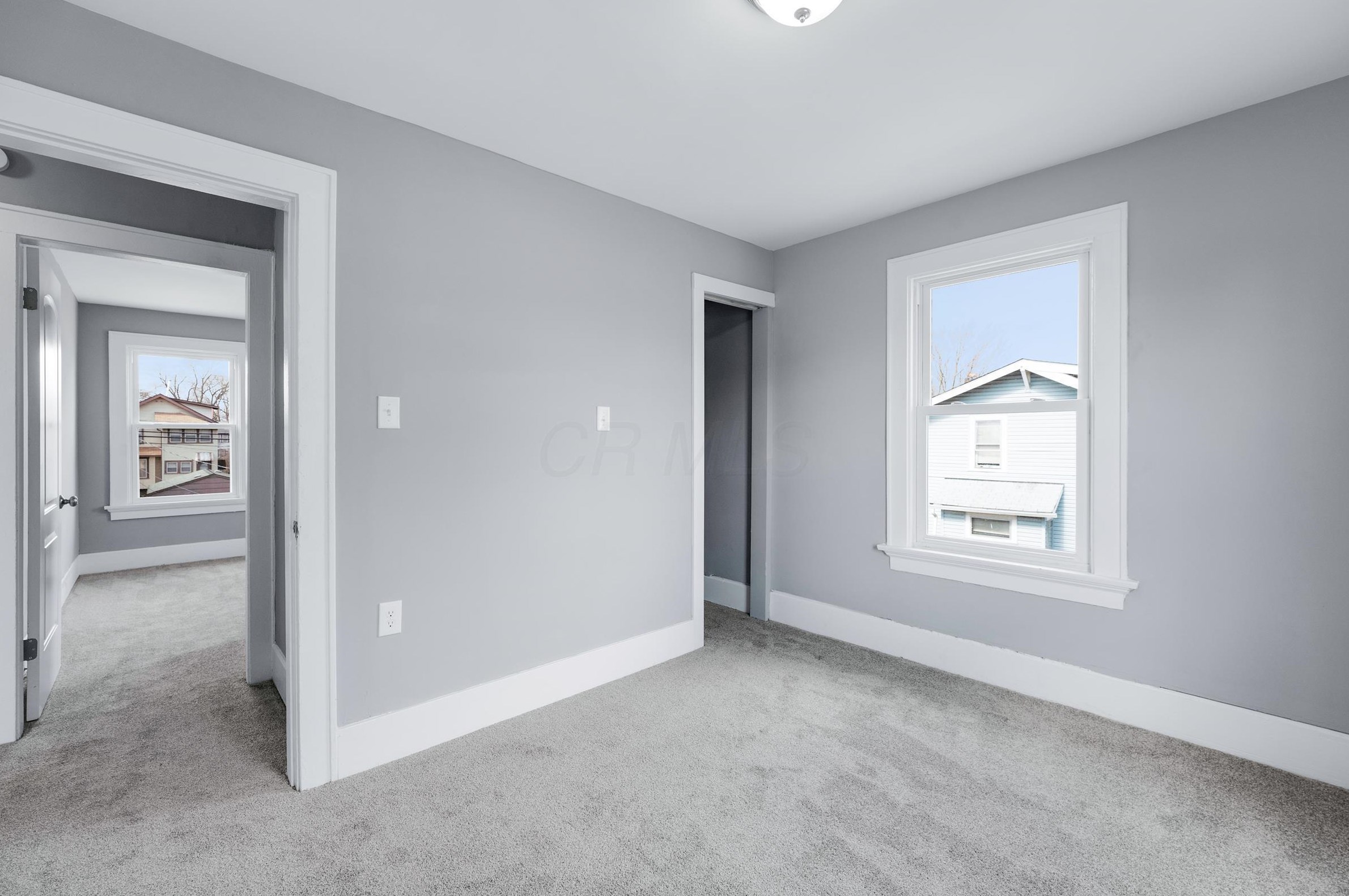 219 Eureka Ave, Columbus OH 43204-3206 exterior