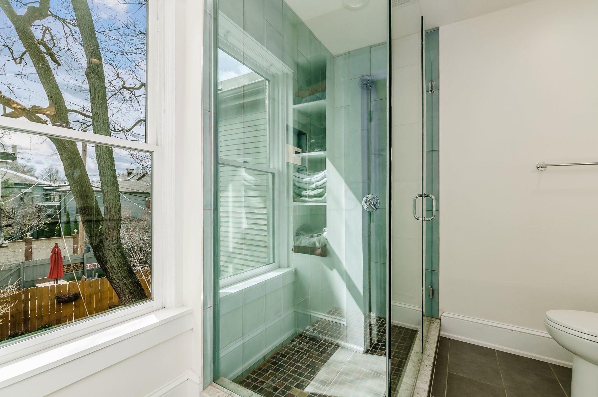 661 Grant Ave, Columbus OH 43215-2146 exterior