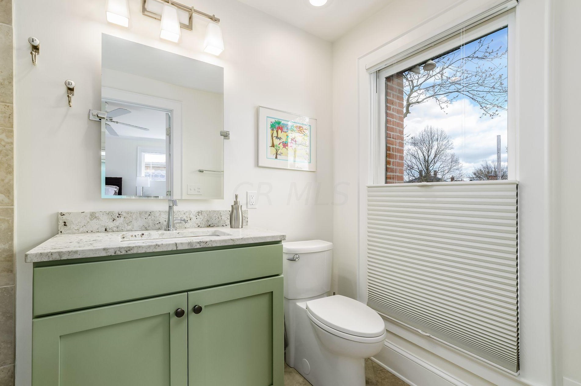 661 Grant Ave, Columbus OH 43215-2146 exterior