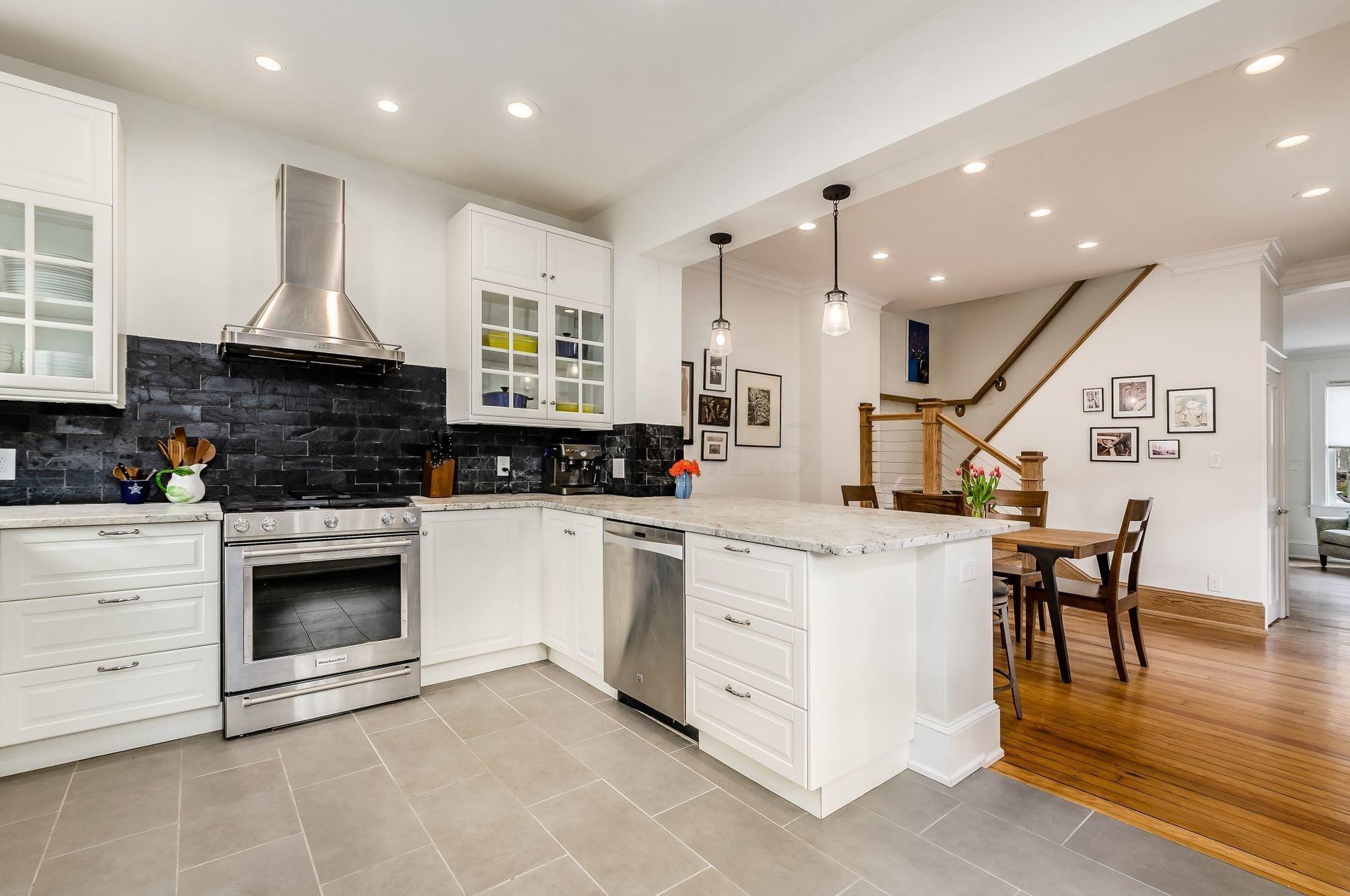 661 Grant Ave, Columbus OH 43215-2146 exterior