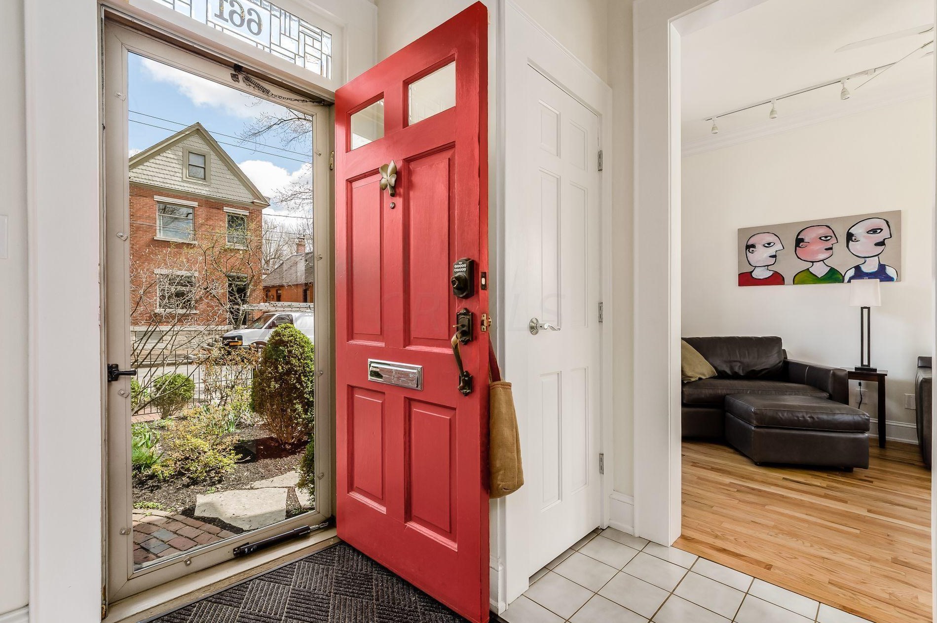 661 Grant Ave, Columbus OH 43215-2146 exterior