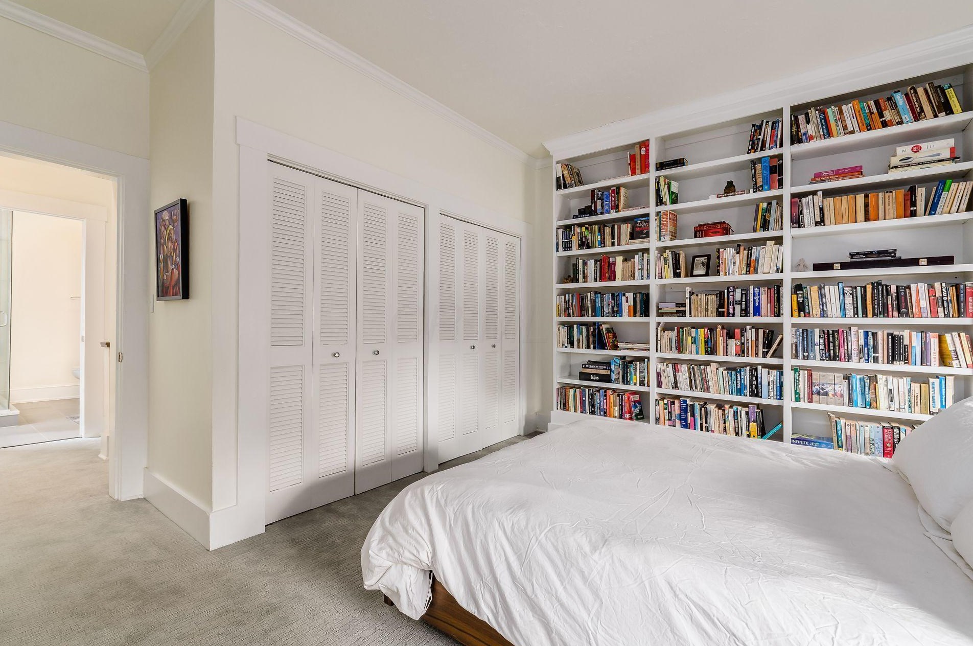 661 Grant Ave, Columbus OH 43215-2146 exterior