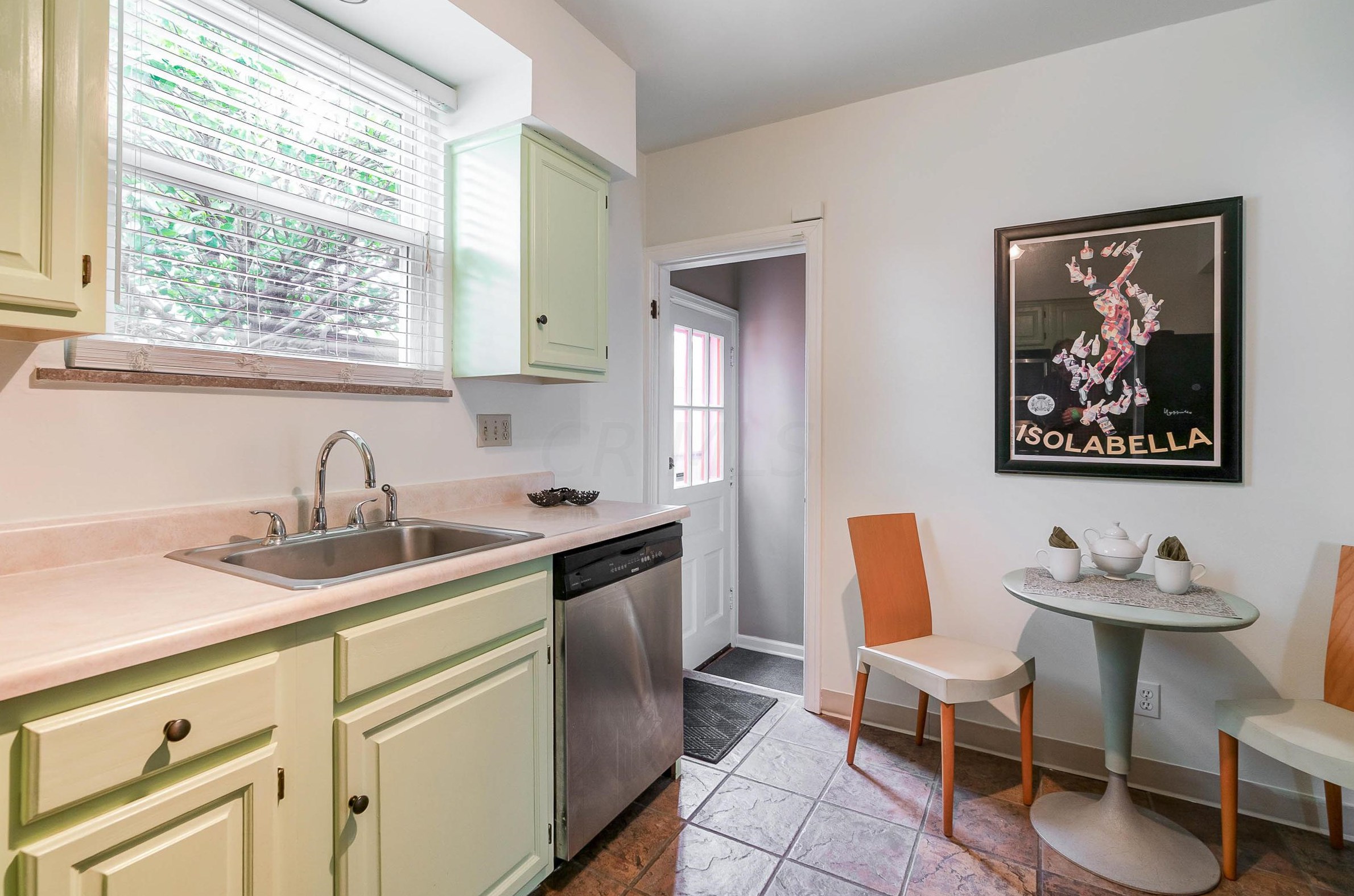 1052 2 Ave, Columbus OH 43201-3761 exterior