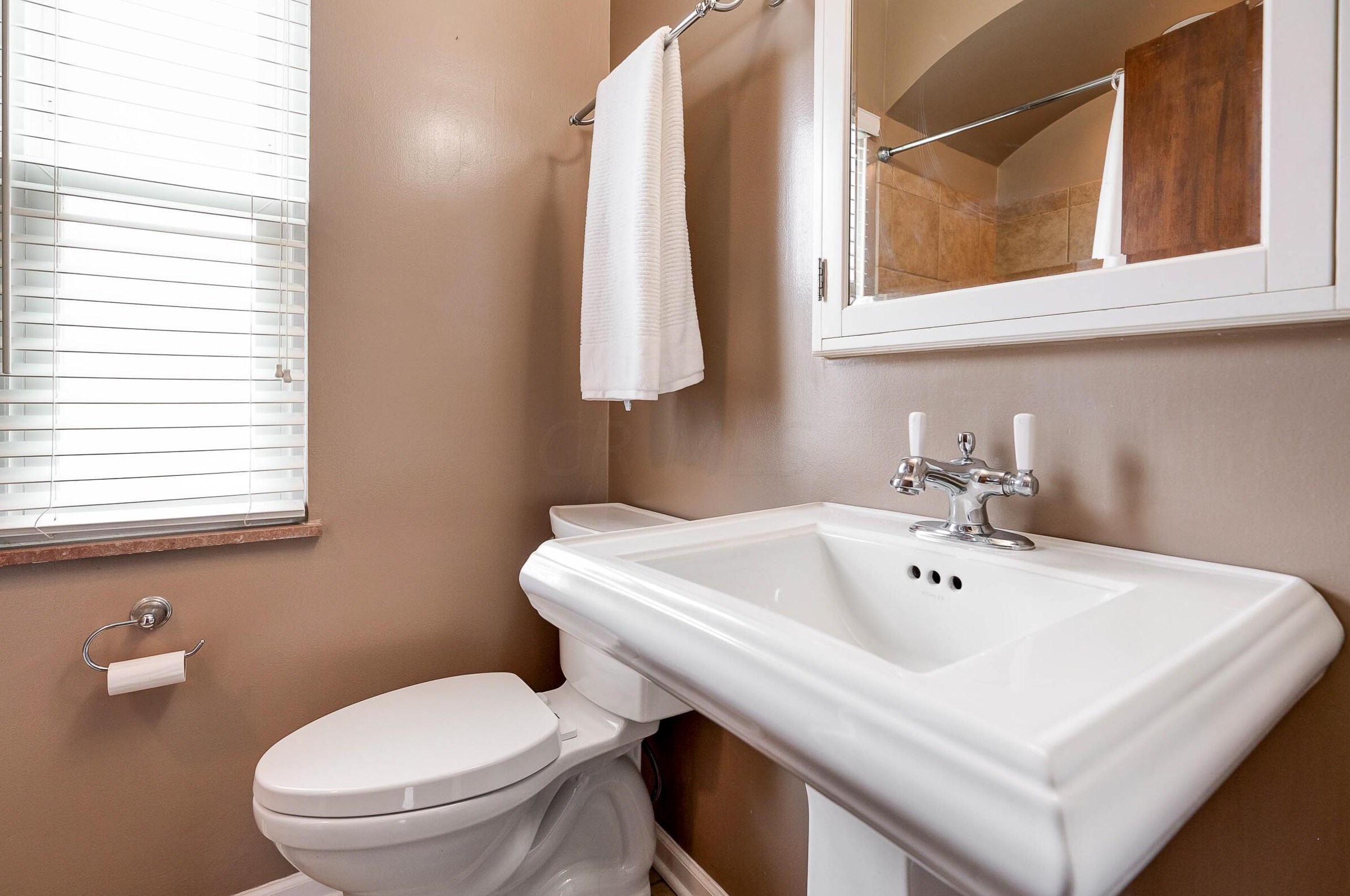 1052 2 Ave, Columbus OH 43201-3761 exterior