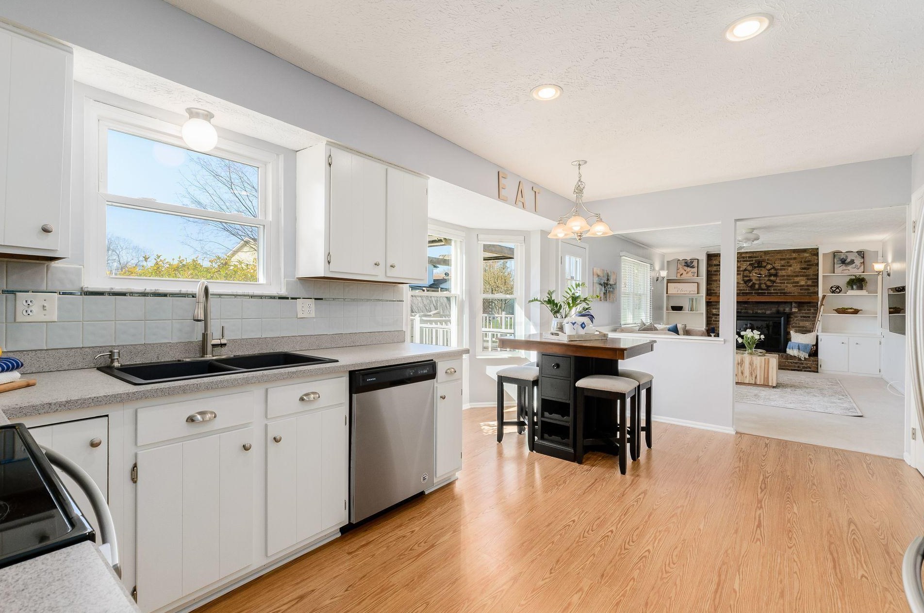 2851 Bella Via Ave, Columbus OH 43231-2305 exterior