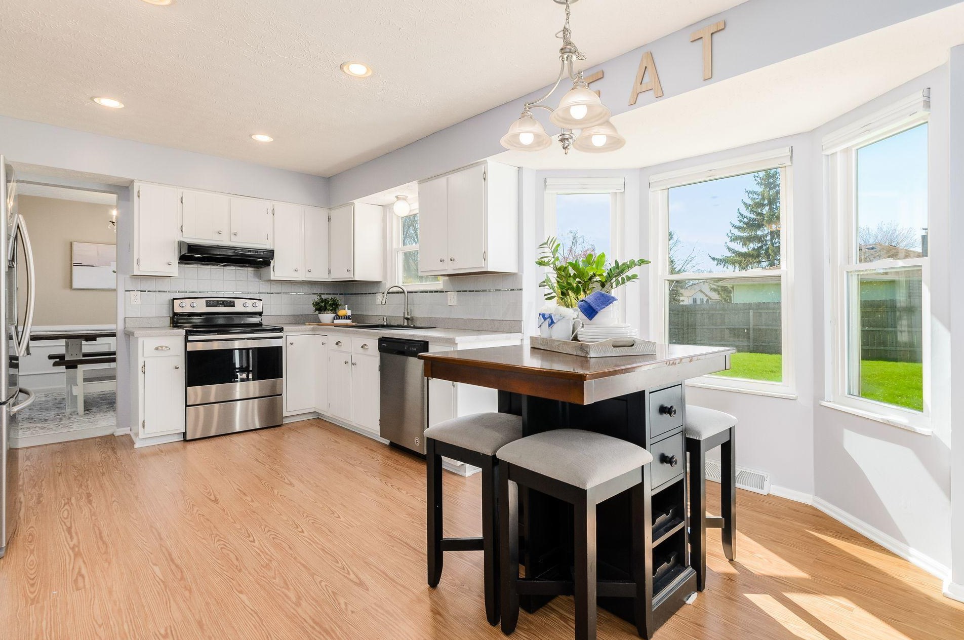 2851 Bella Via Ave, Columbus OH 43231-2305 exterior