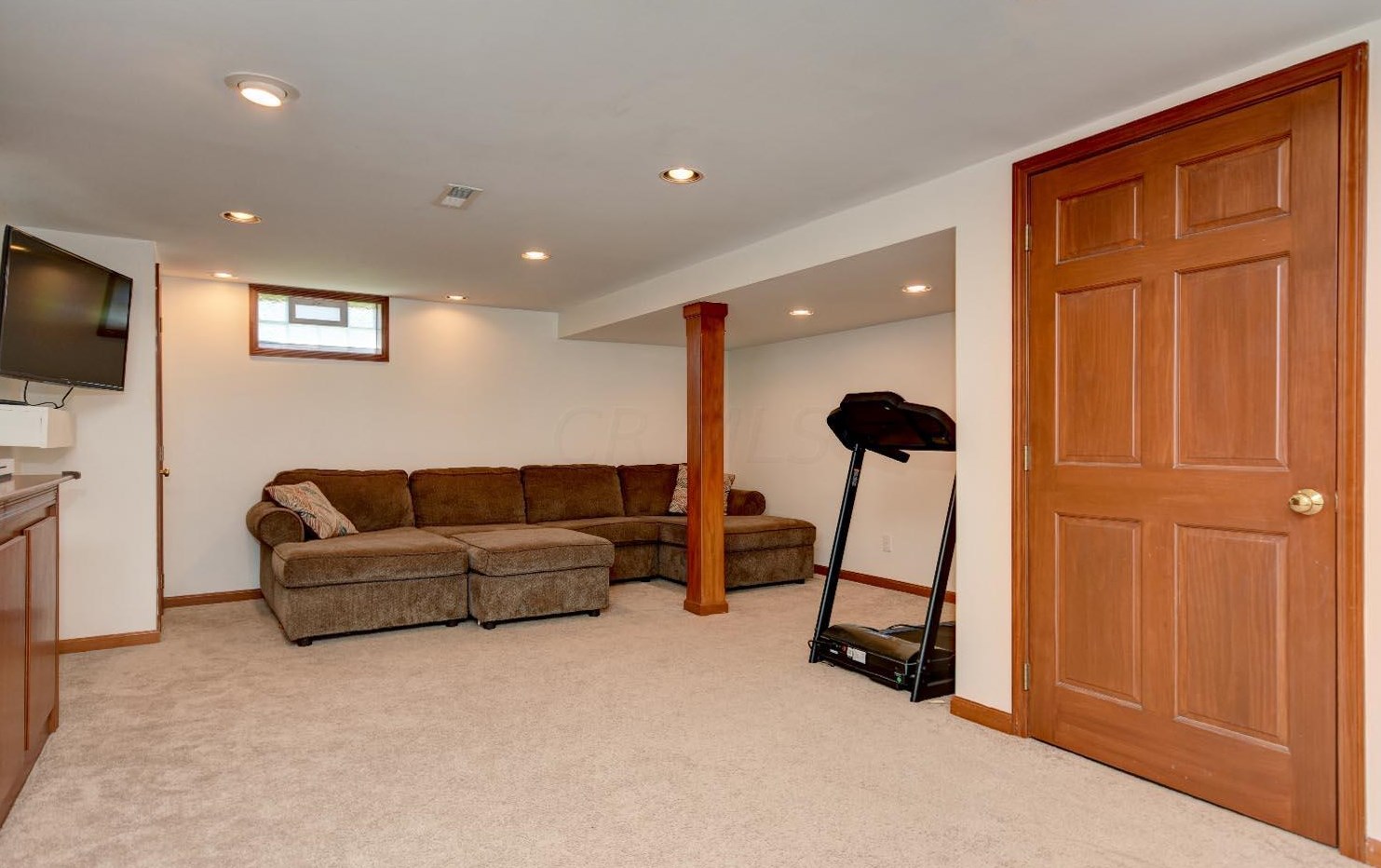 211 Ashley Ct, Columbus OH 43230-6250 exterior