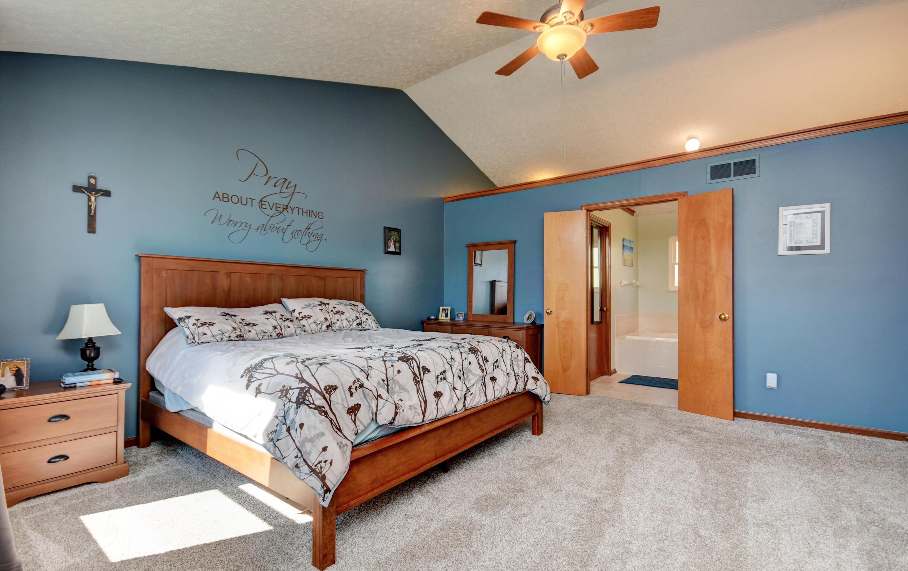 211 Ashley Ct, Columbus OH 43230-6250 exterior