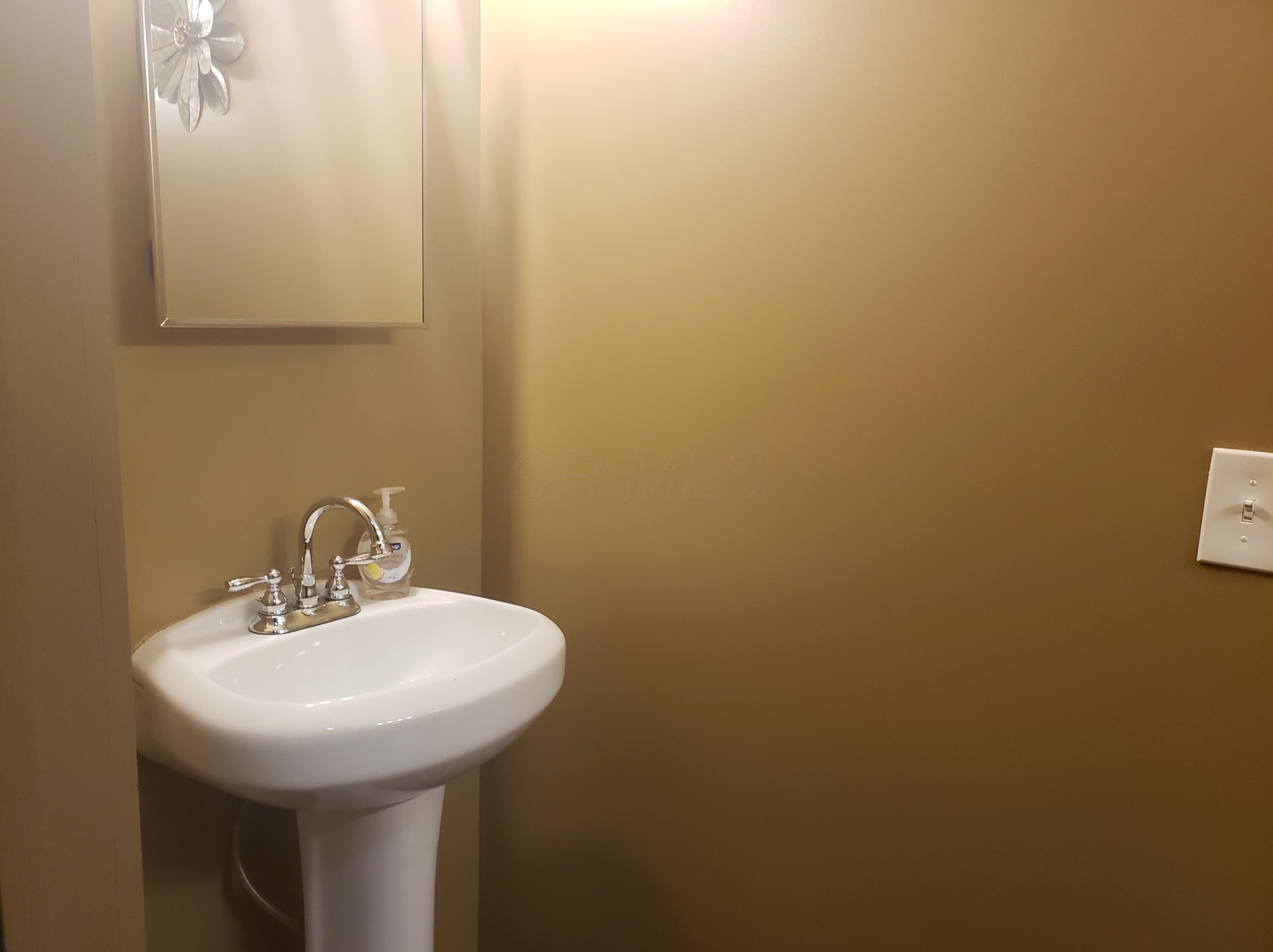 2669 Clime Rd, Columbus OH 43223-3624 exterior