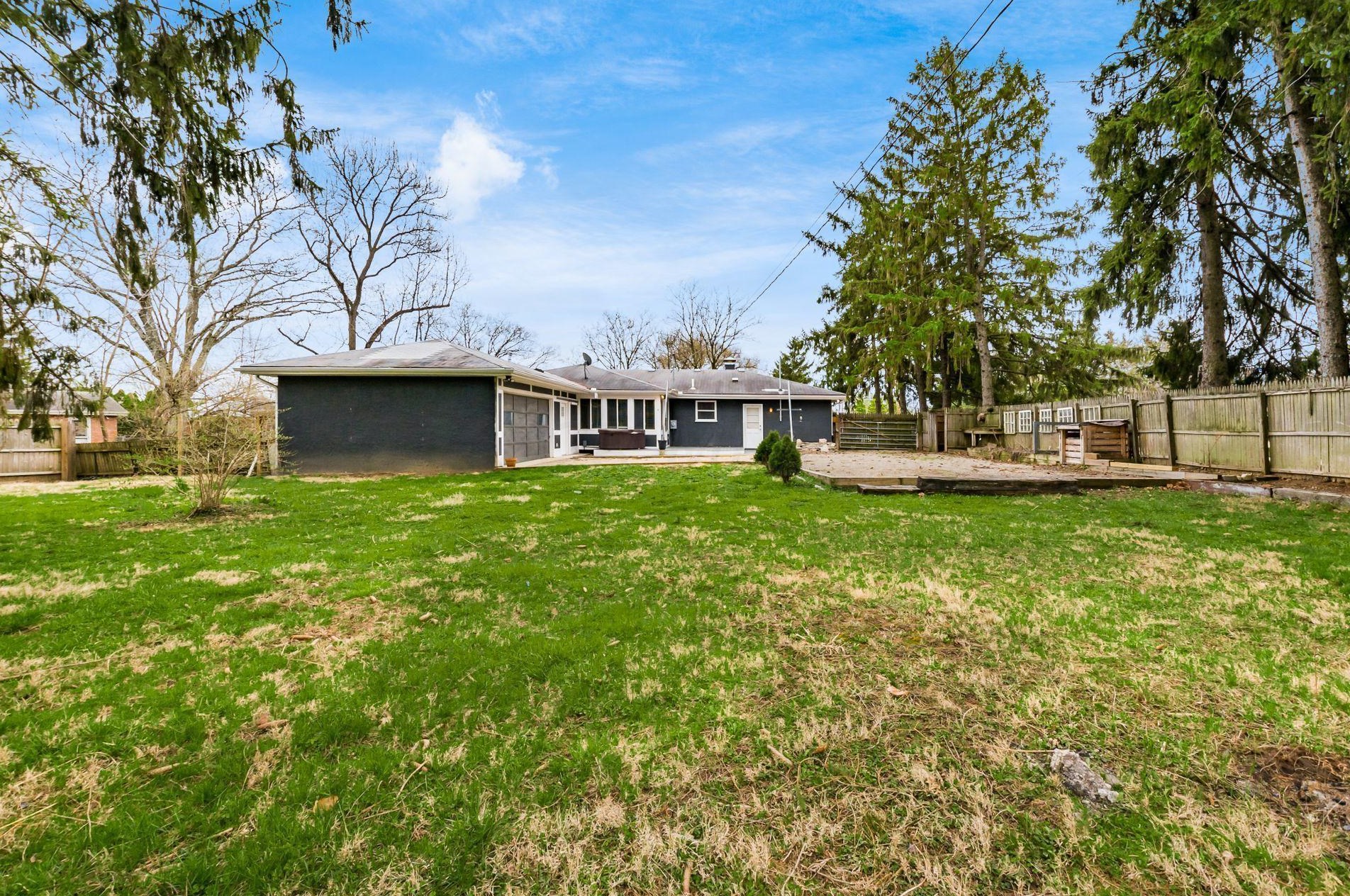 1106 Oberlin Dr, Columbus OH 43221-1630 exterior