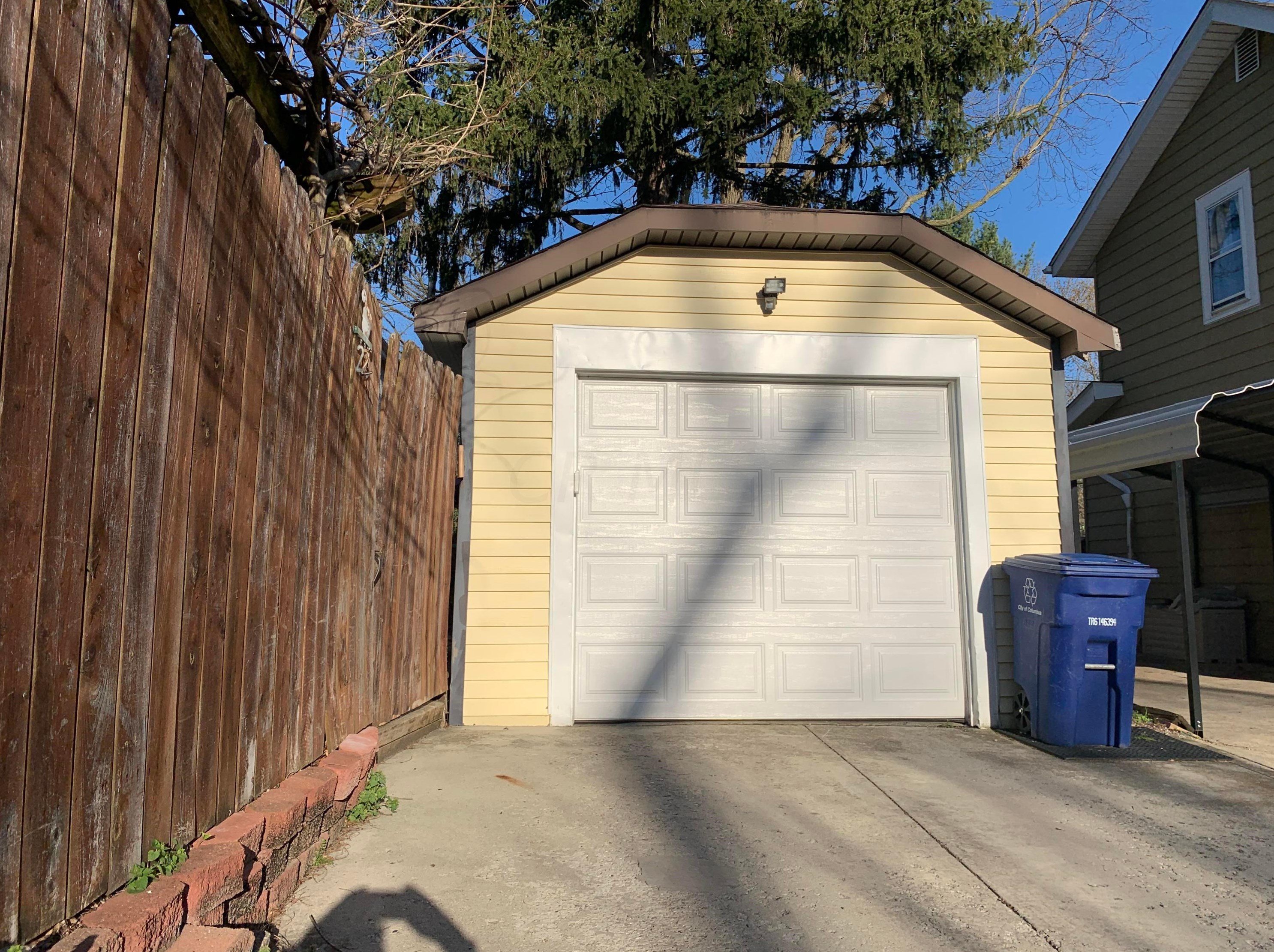 223 Como Ave, Columbus OH 43202-1231 exterior