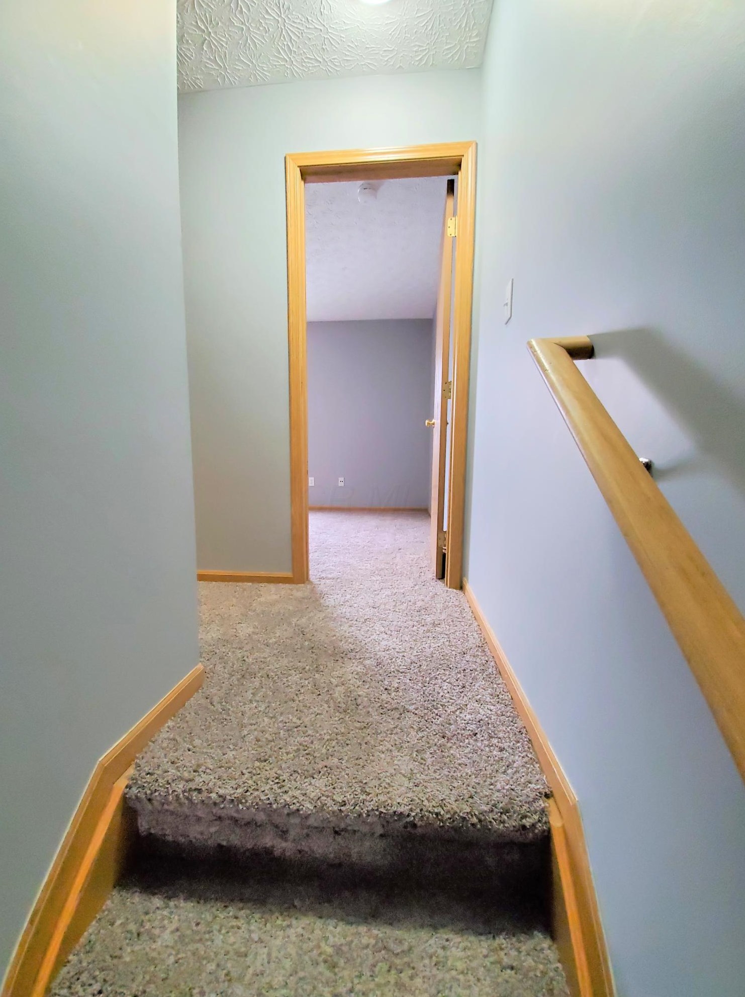 1852 Meadowlawn Dr, Columbus OH  43219-5524 exterior