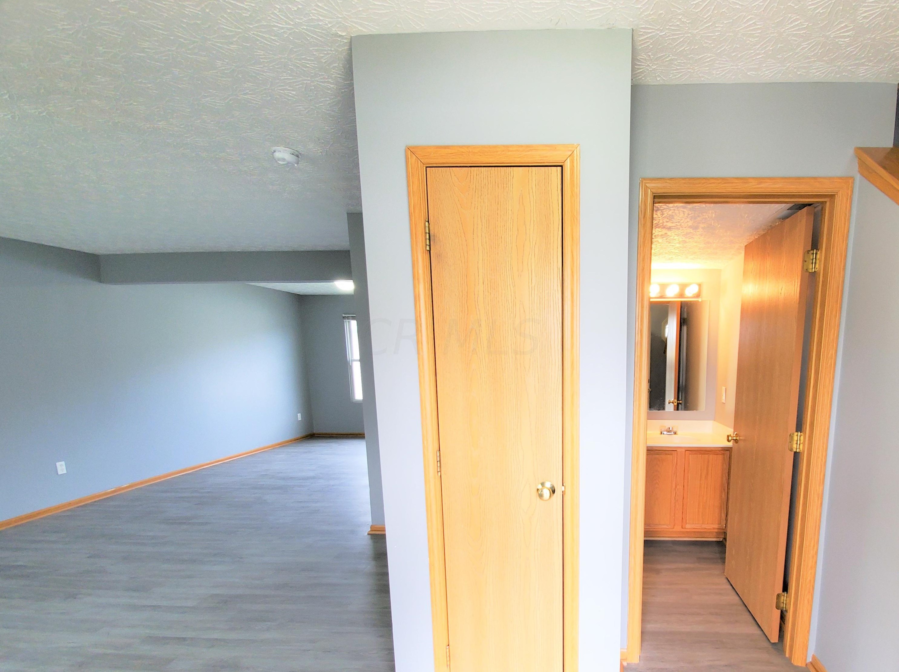 1852 Meadowlawn Dr, Columbus OH  43219-5524 exterior