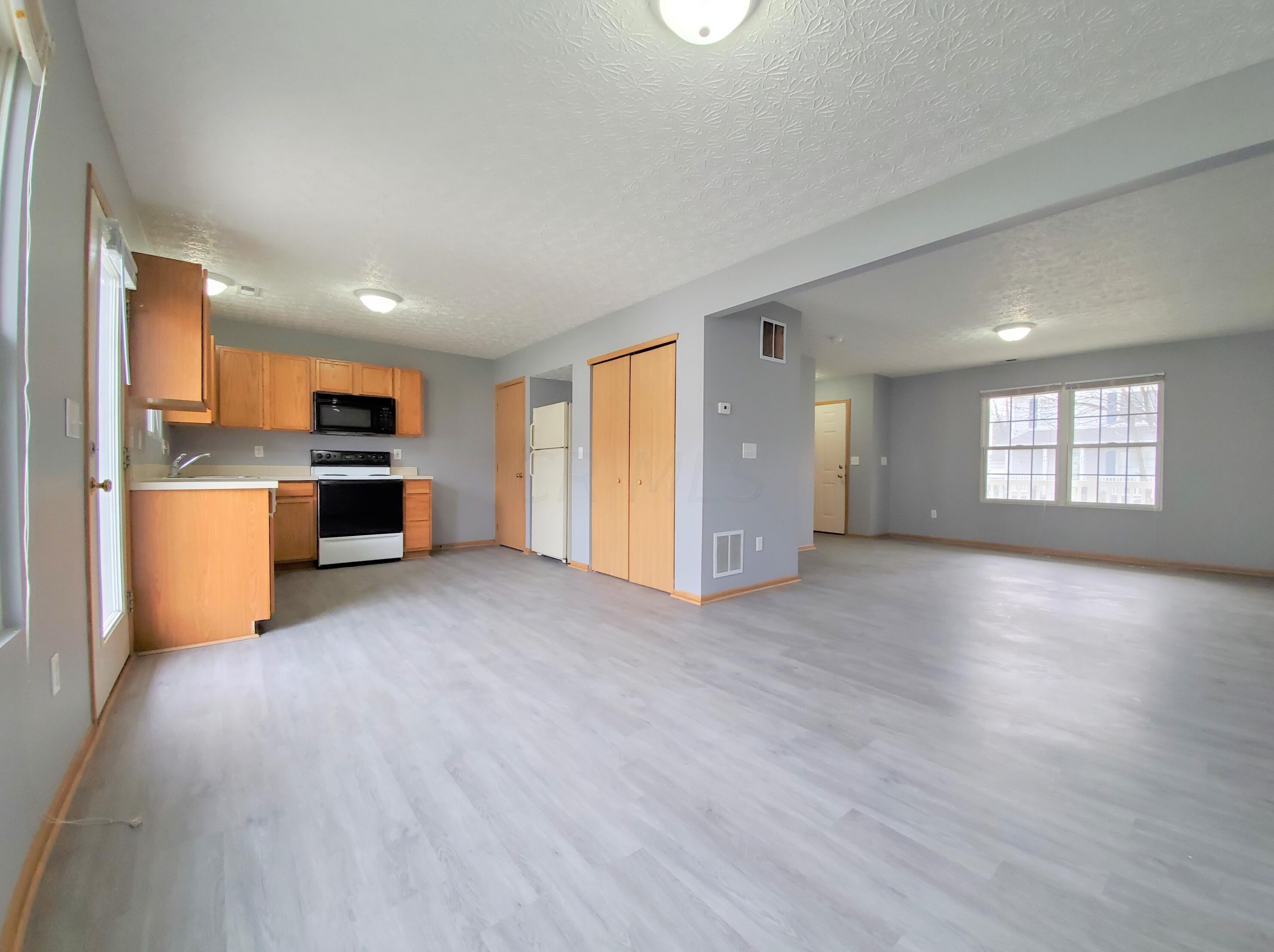 1852 Meadowlawn Dr, Columbus OH  43219-5524 exterior