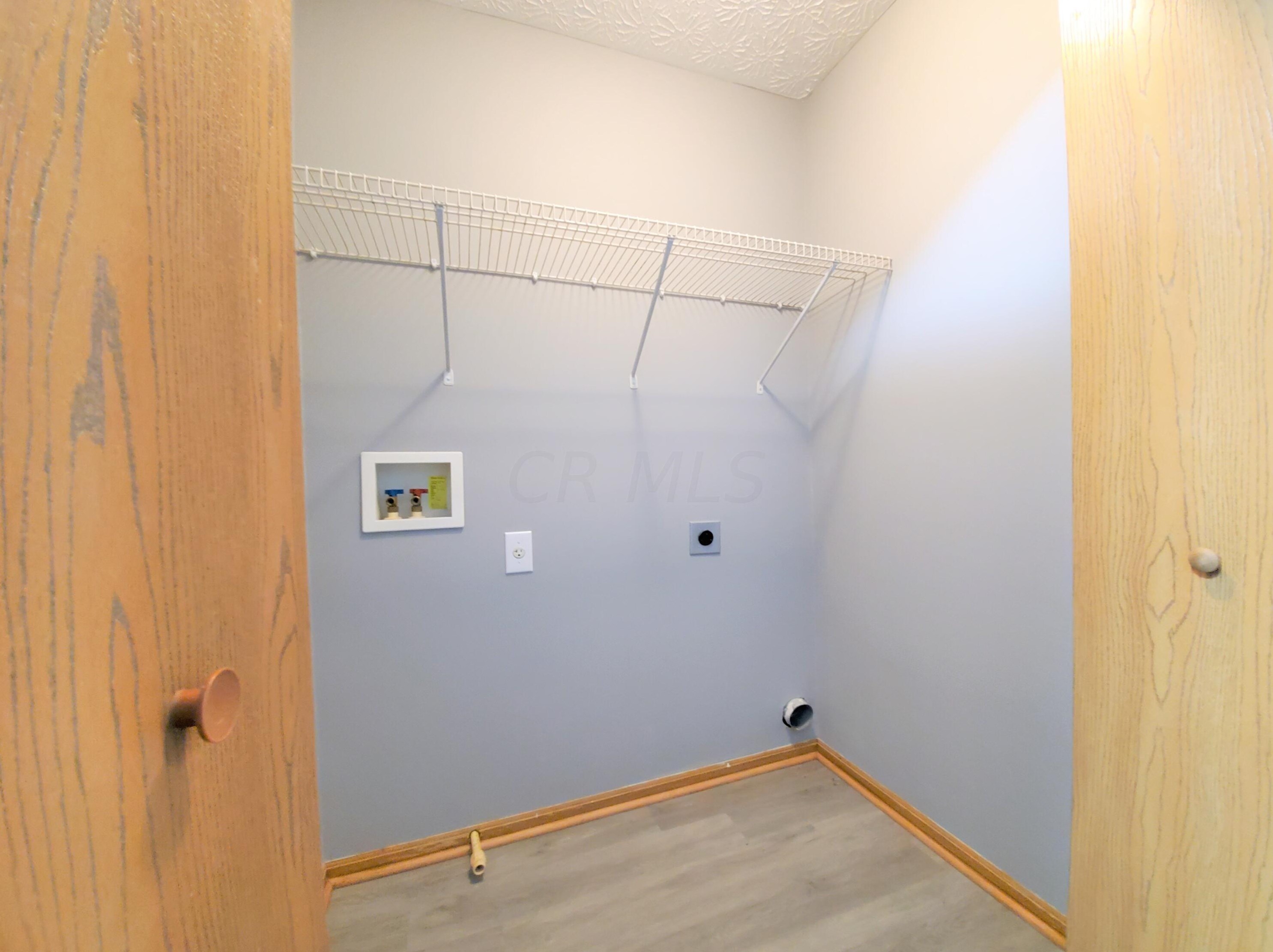 1852 Meadowlawn Dr, Columbus OH  43219-5524 exterior