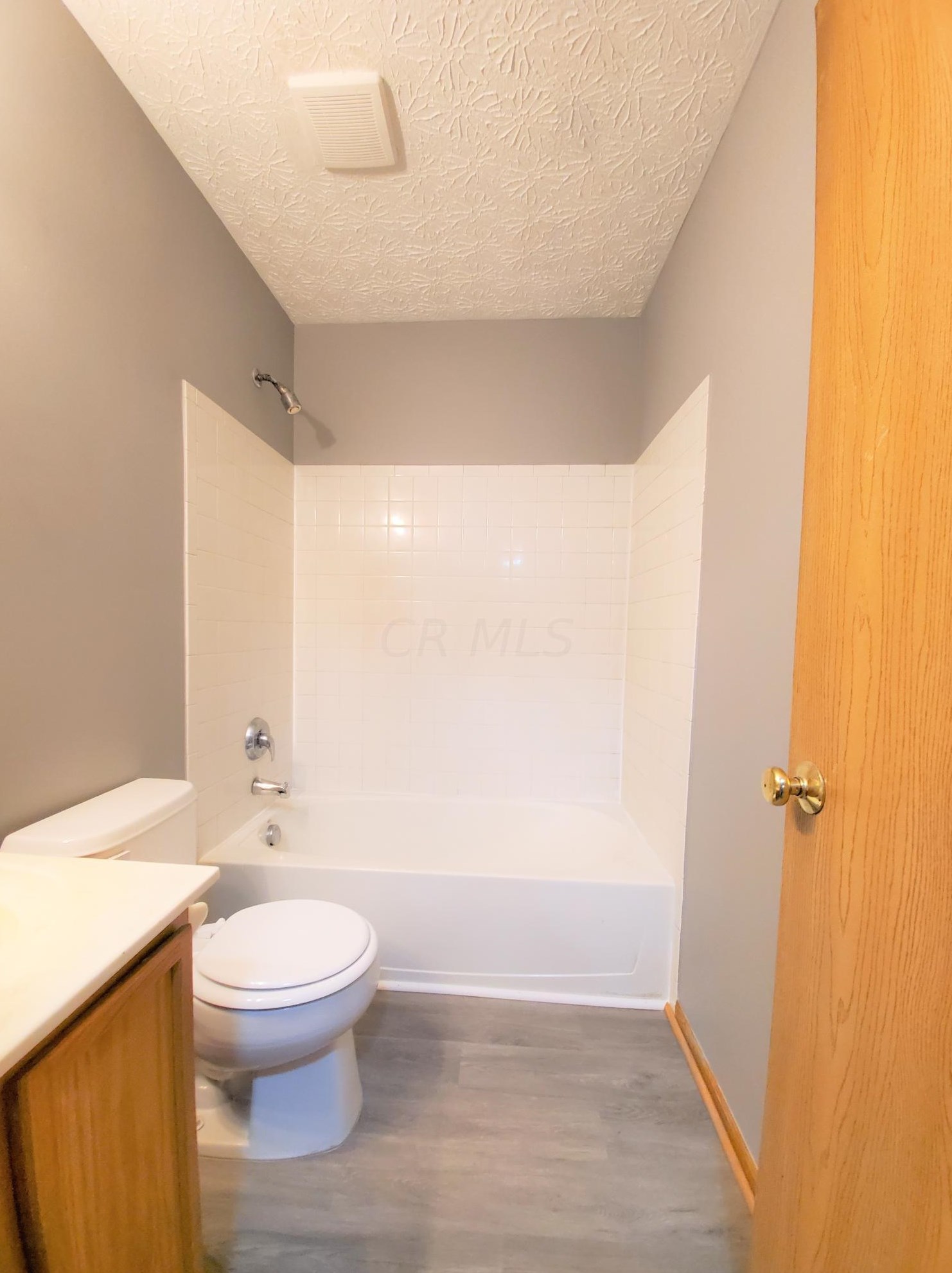 1852 Meadowlawn Dr, Columbus OH  43219-5524 exterior