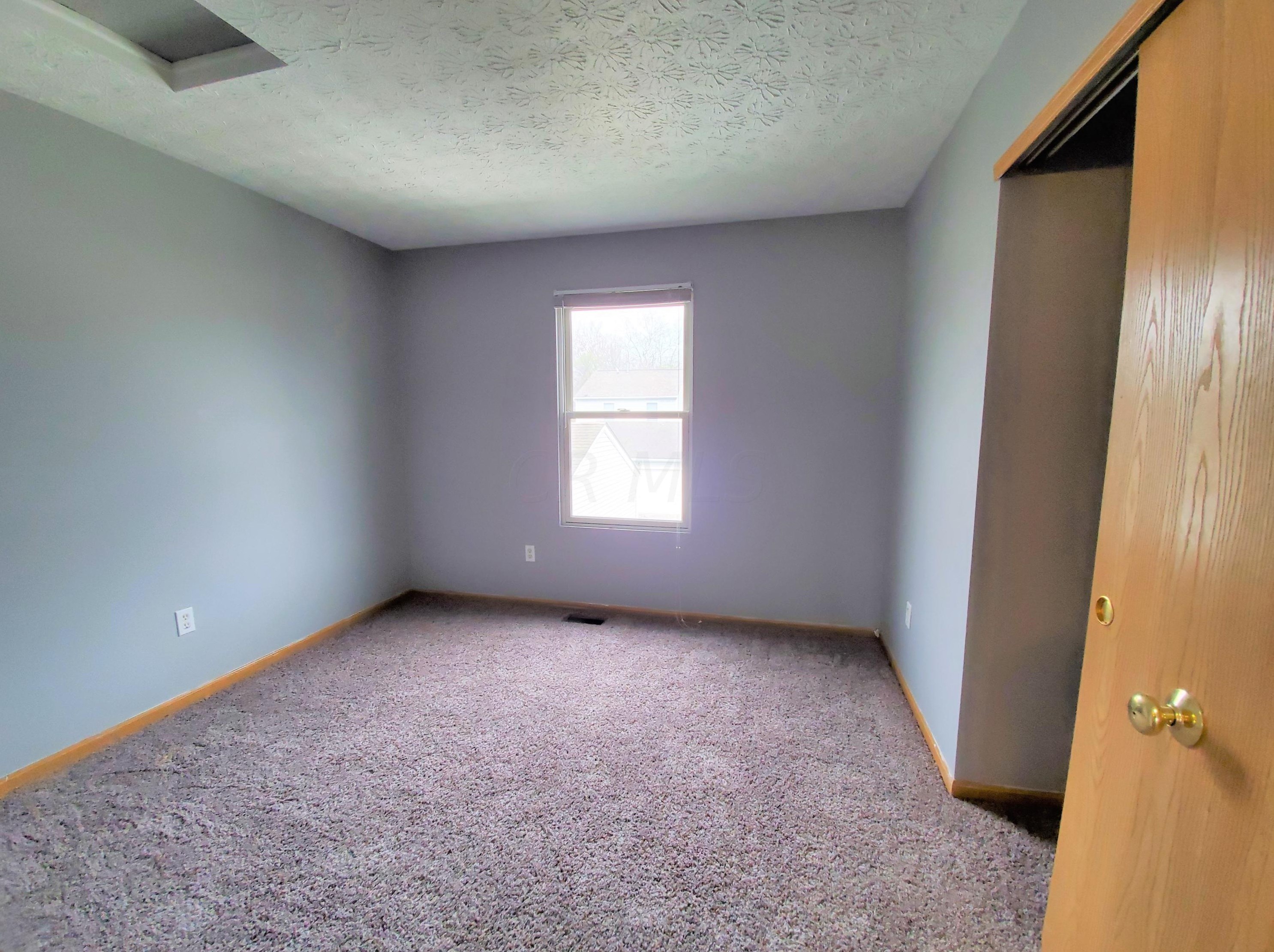 1852 Meadowlawn Dr, Columbus OH  43219-5524 exterior