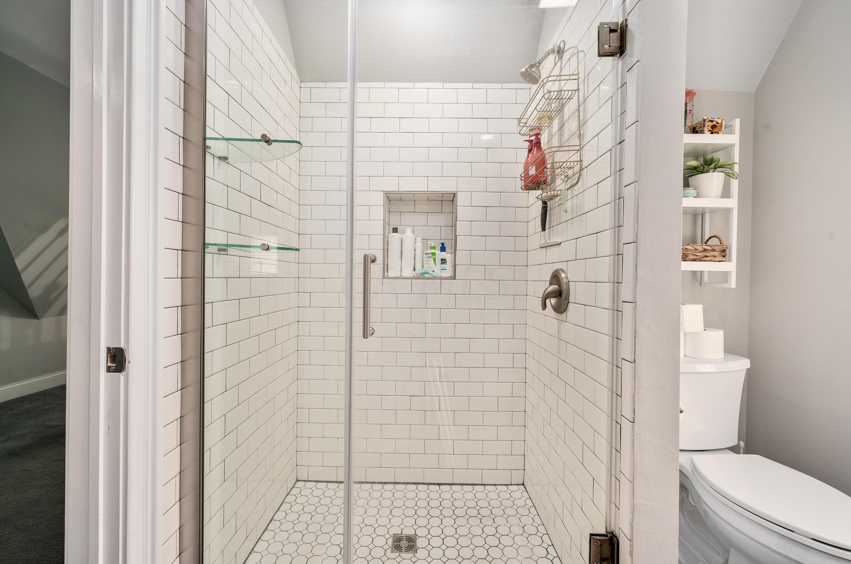 235 Remington Rd, Columbus OH 43209-2461 exterior