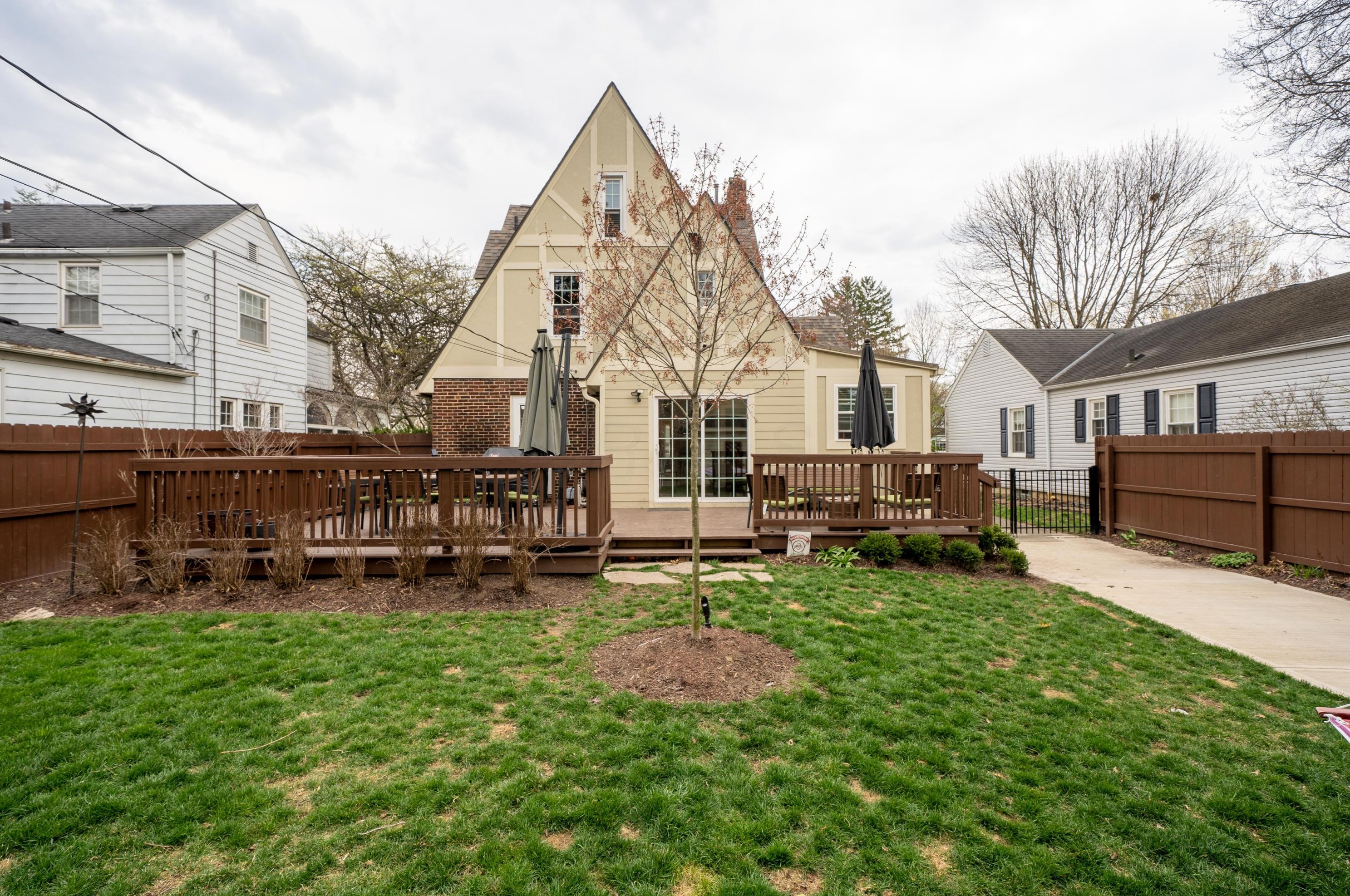 235 Remington Rd, Columbus OH 43209-2461 exterior