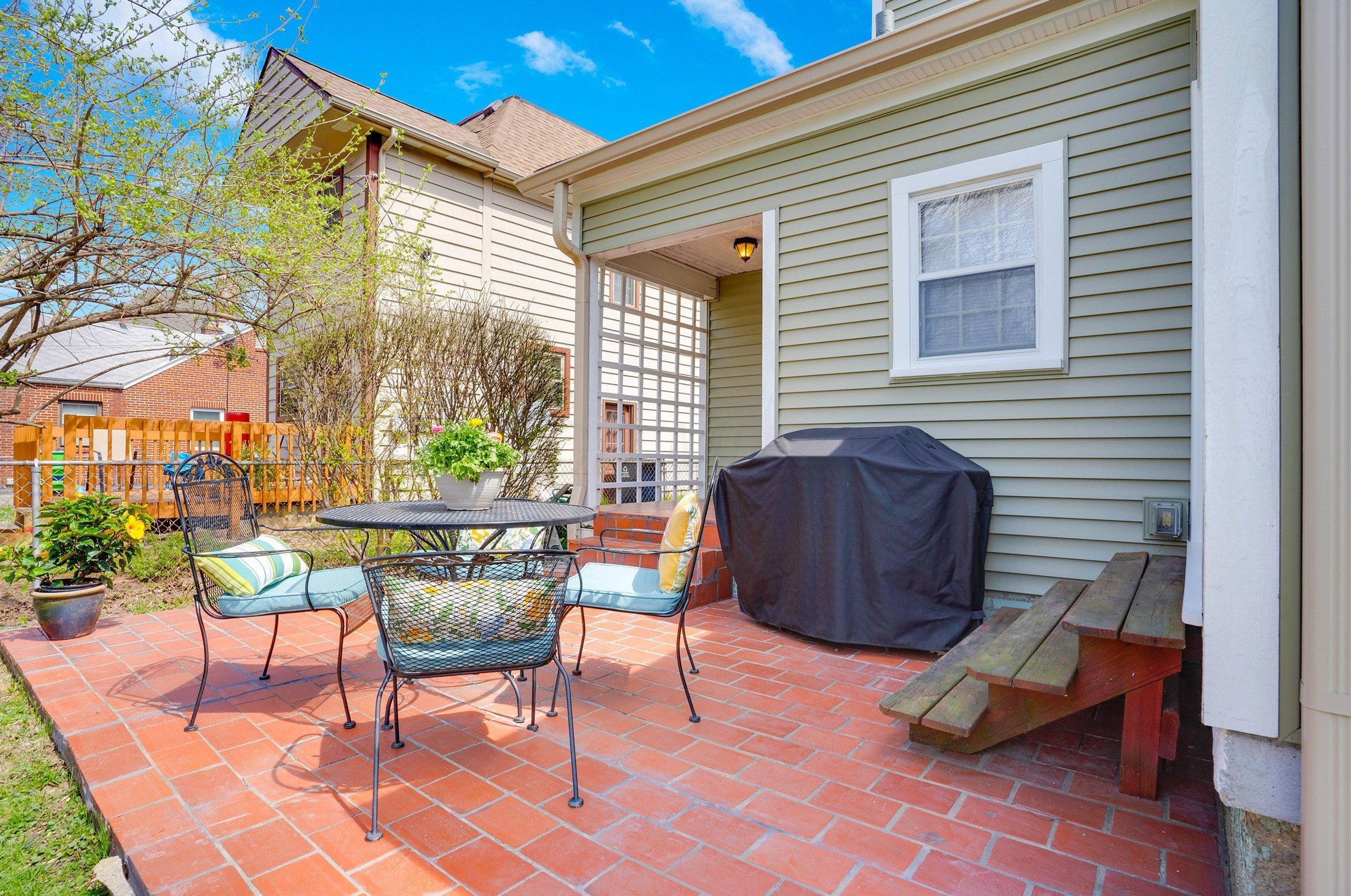 921 Remington Rd, Columbus OH 43209-2459 exterior