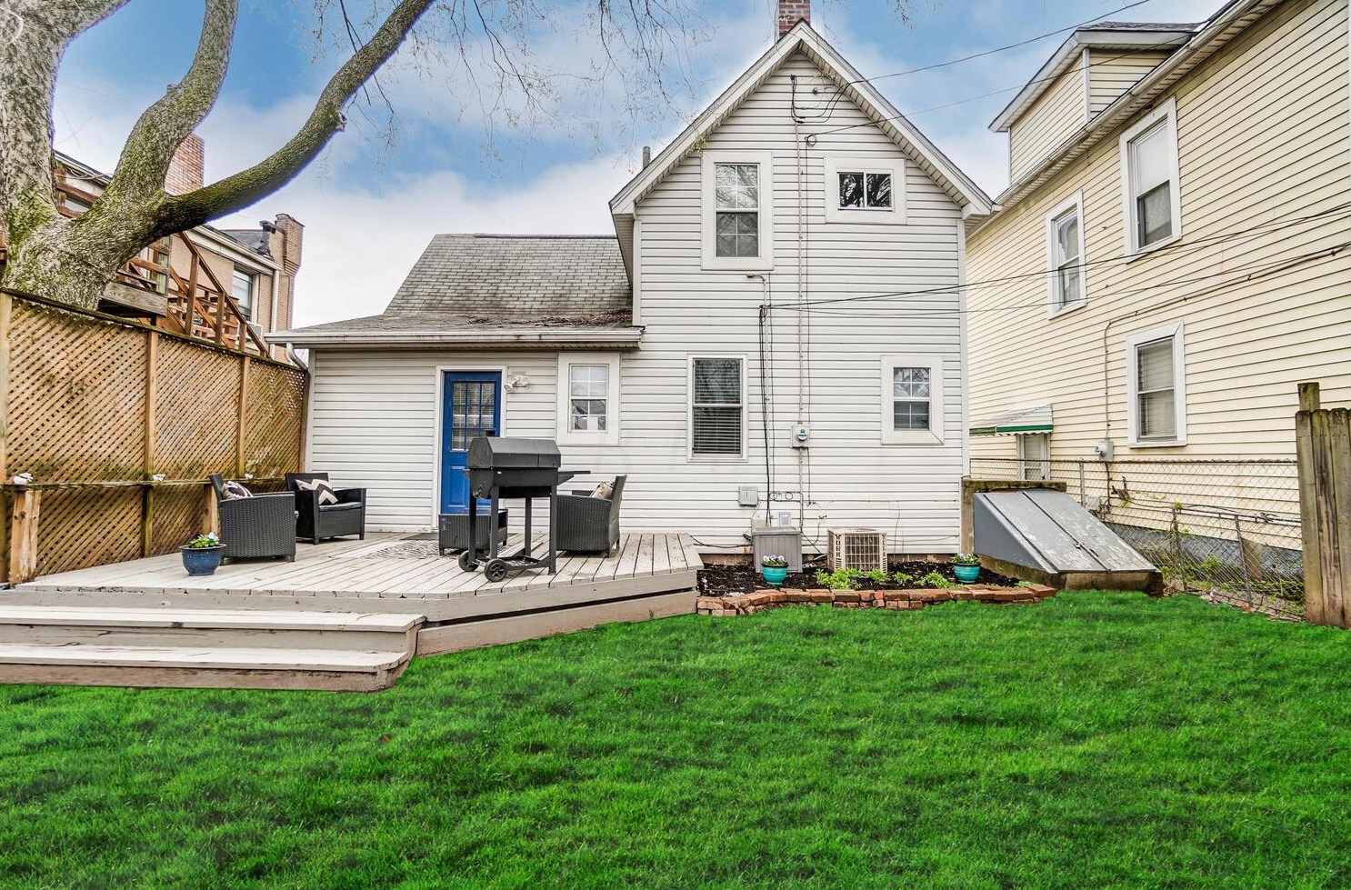 1041 Oregon Ave, Columbus OH 43201-3368 exterior