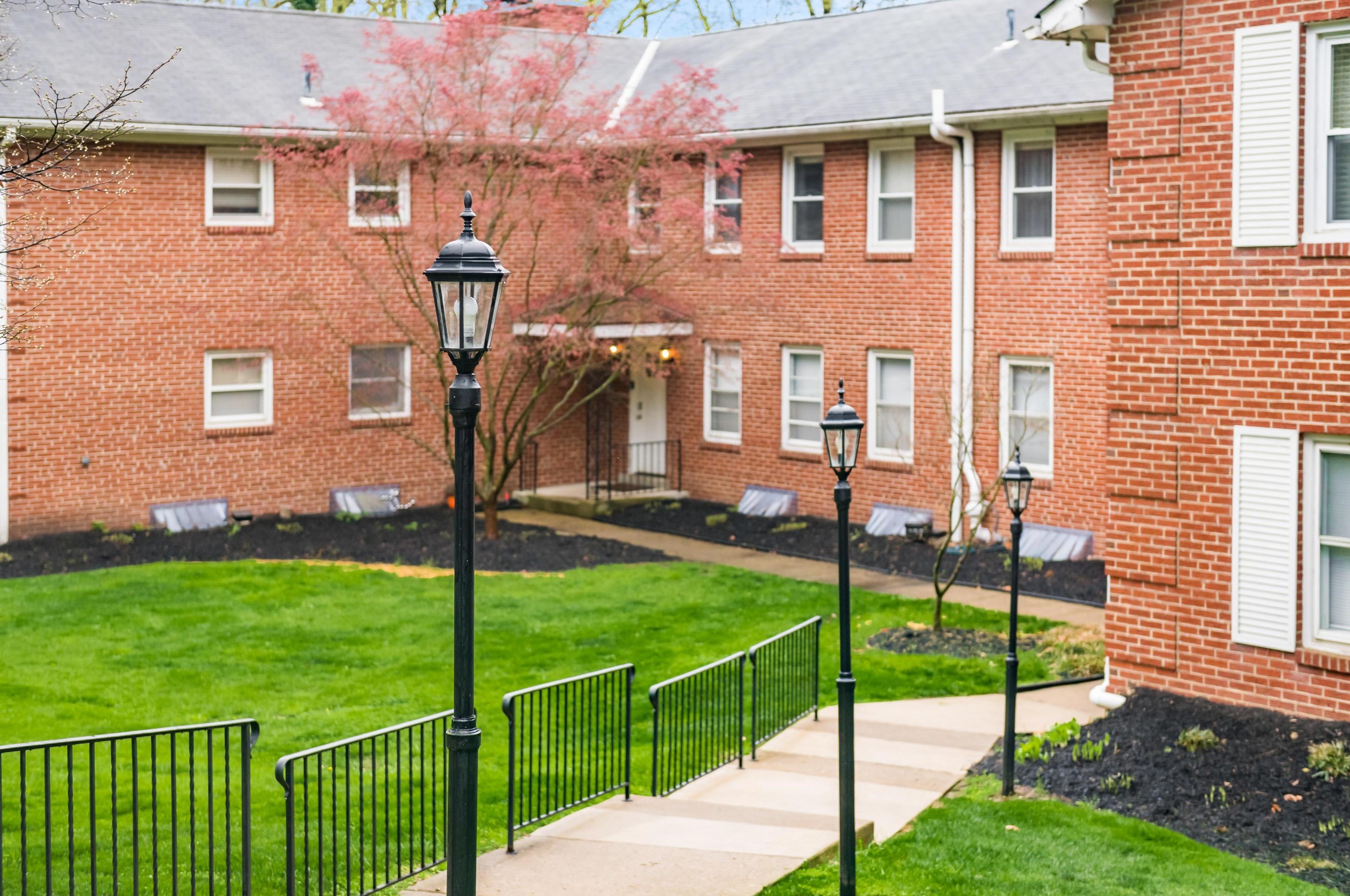 2615 Charing Rd, Columbus OH 43221-3675 exterior