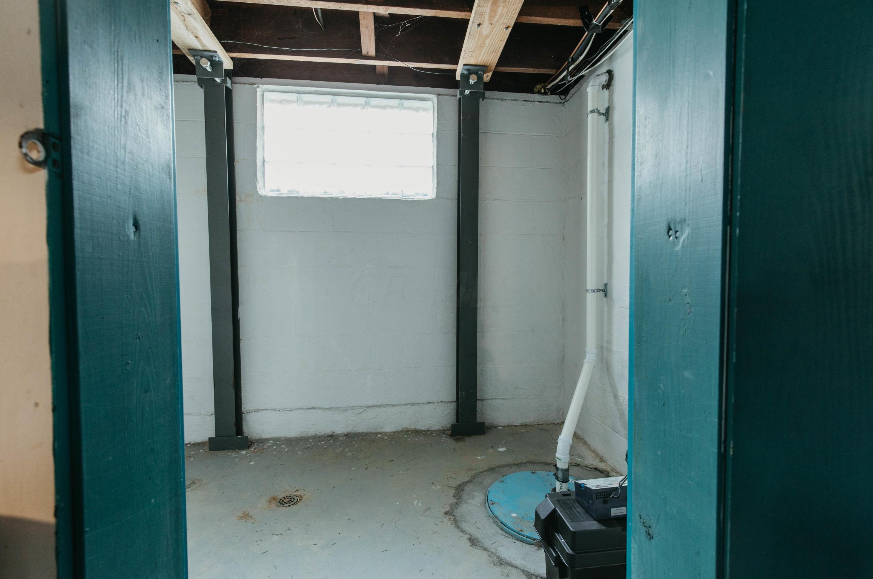 87 Brinker Ave, Columbus OH 43204-1365 exterior