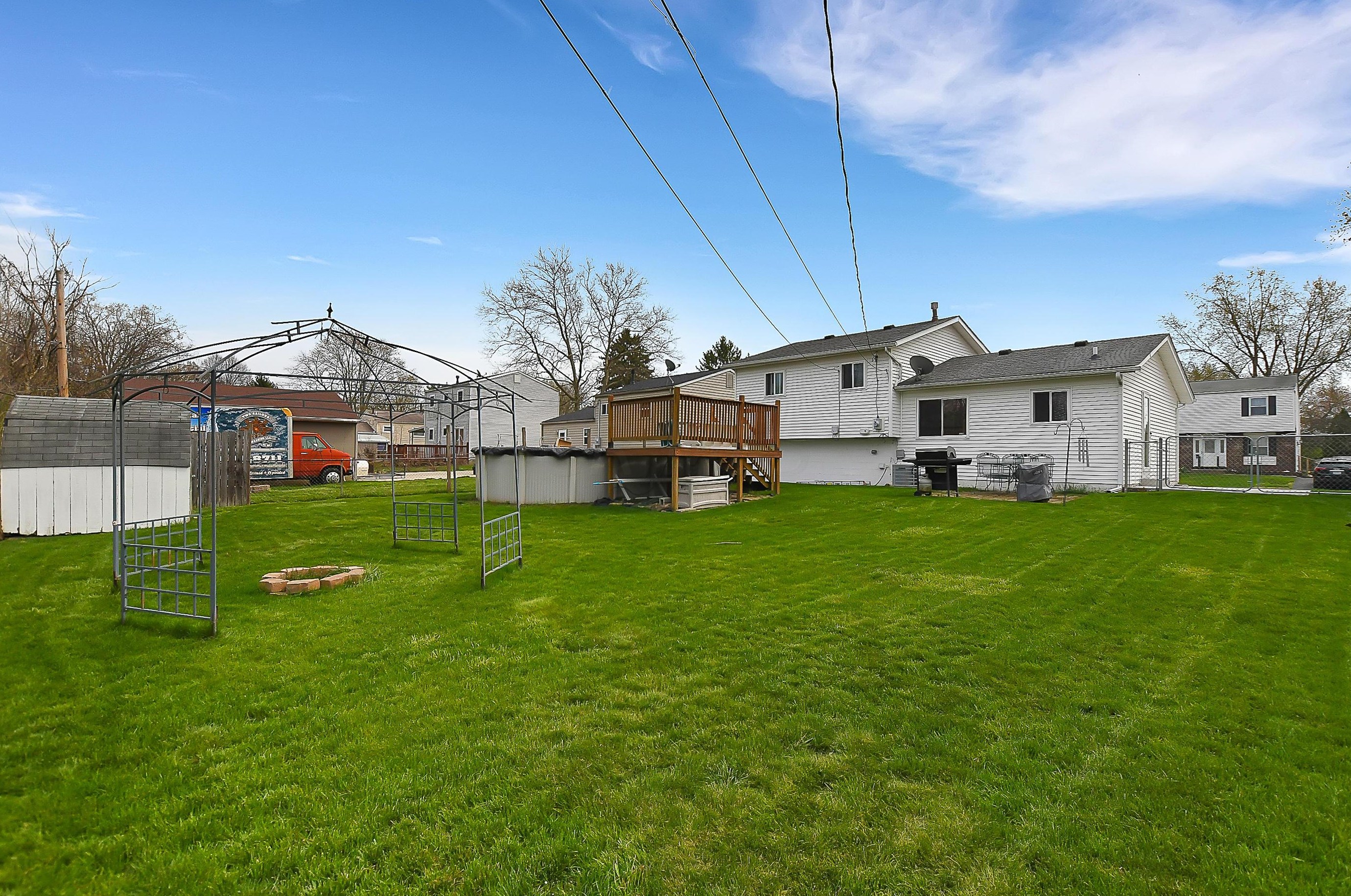 3232 Latonia Rd, Columbus OH 43232-6350 exterior