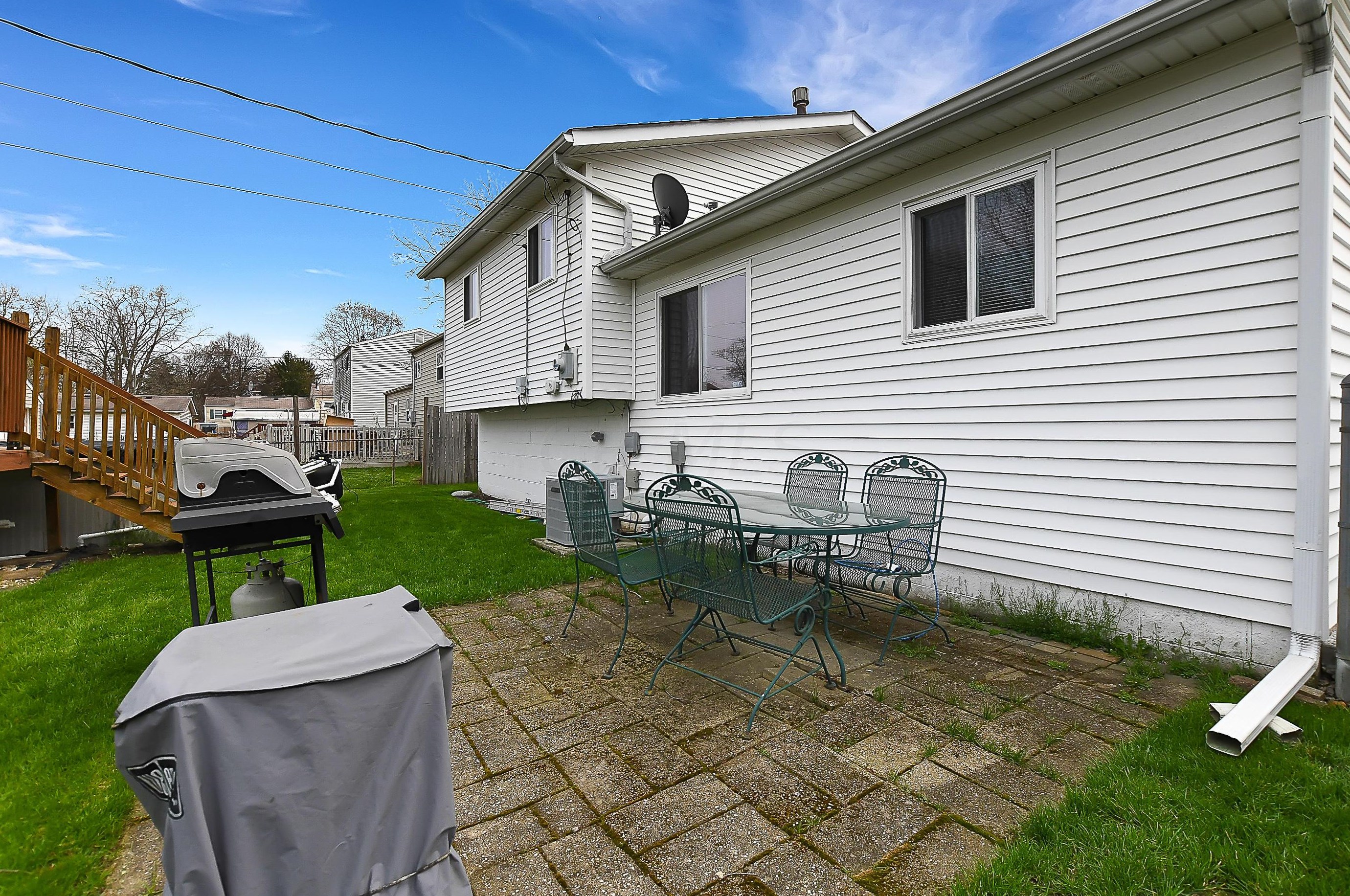 3232 Latonia Rd, Columbus OH 43232-6350 exterior