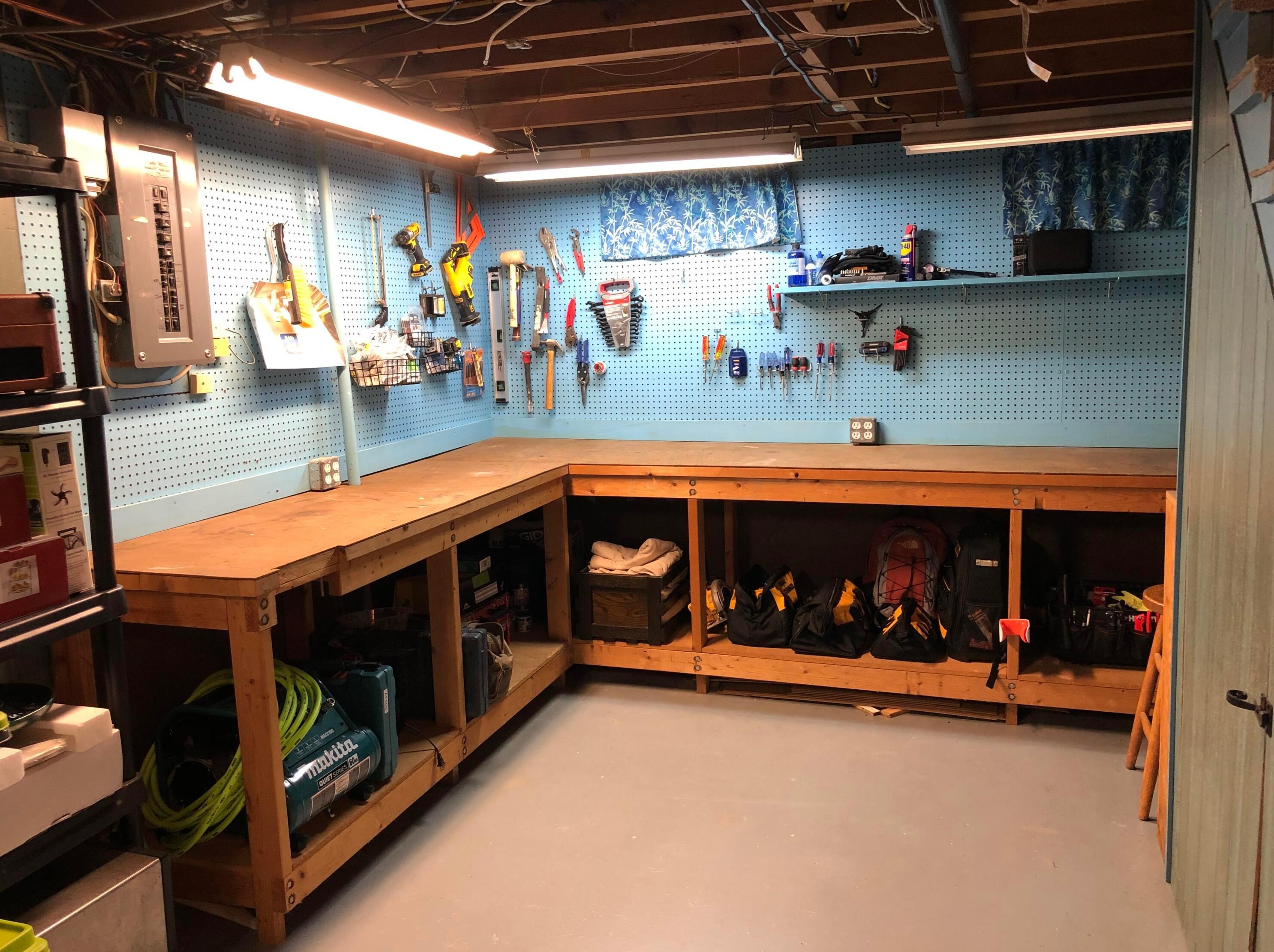 838 Janet Dr, Columbus OH 43224-2638 exterior