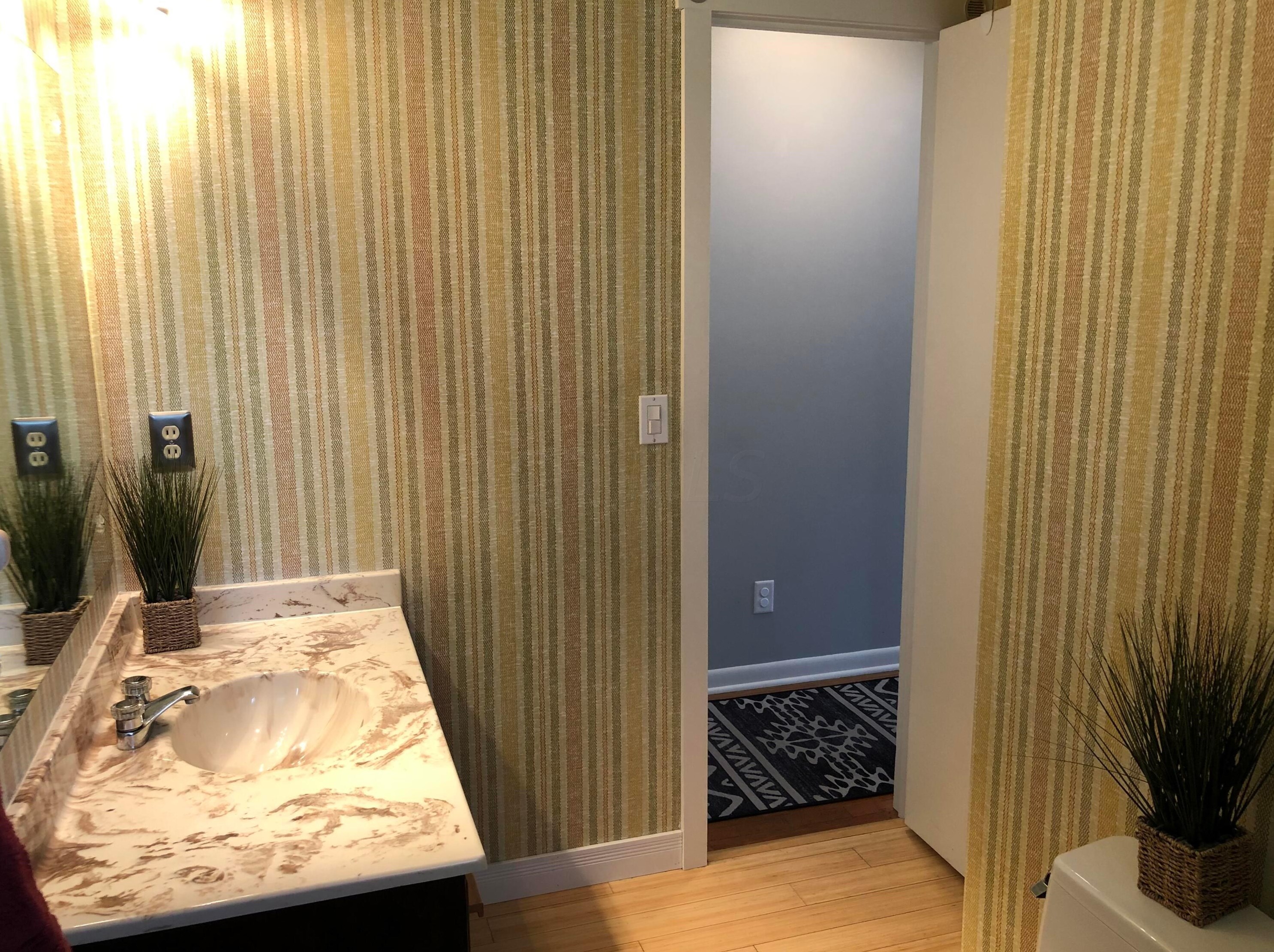 838 Janet Dr, Columbus OH 43224-2638 exterior