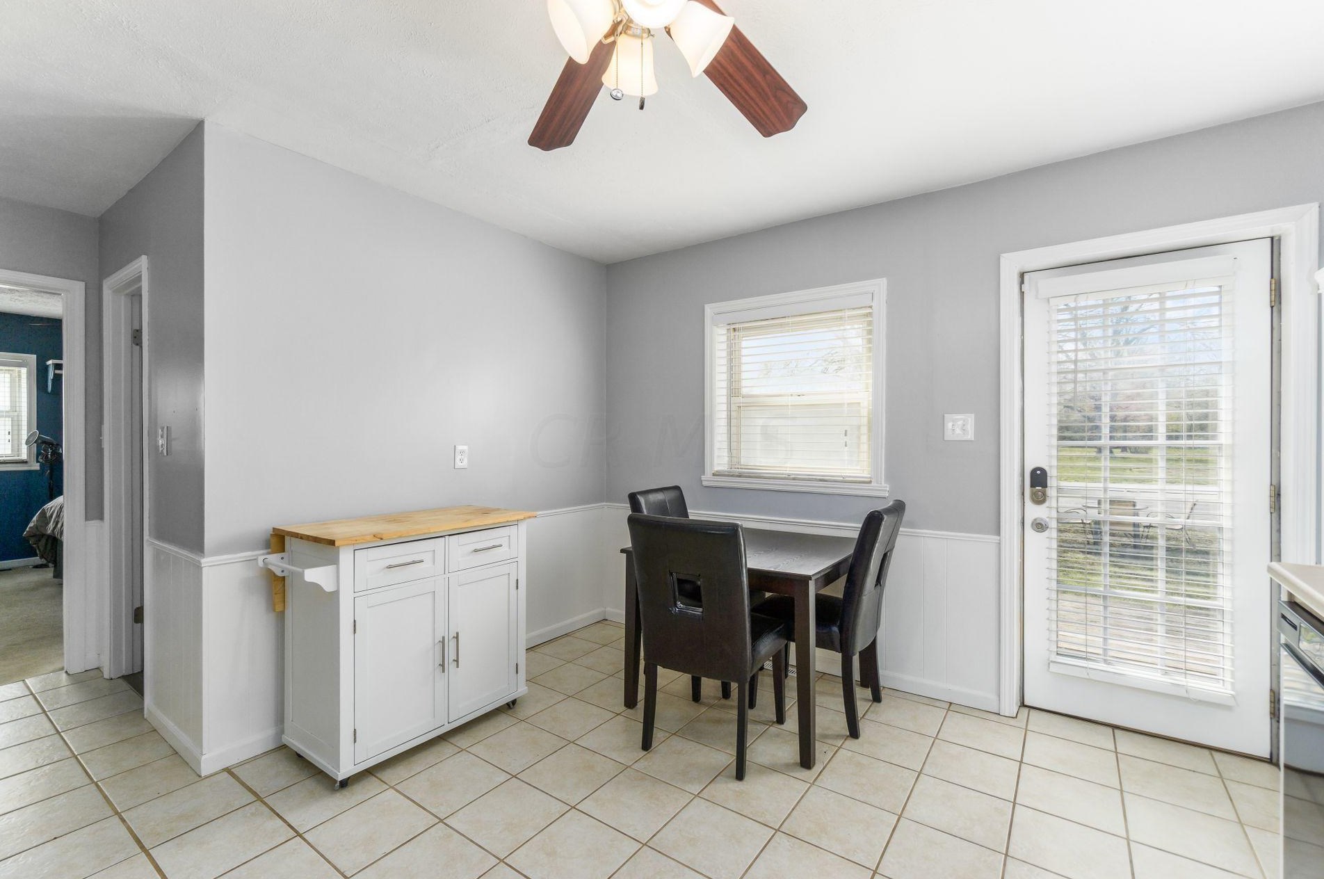 947 Hart Rd, Columbus OH 43223-3326 exterior