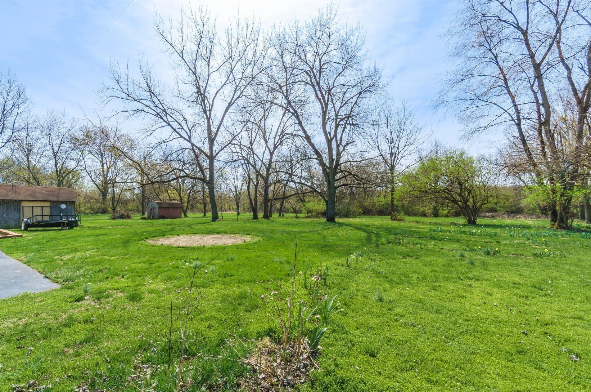 947 Hart Rd, Columbus OH 43223-3326 exterior