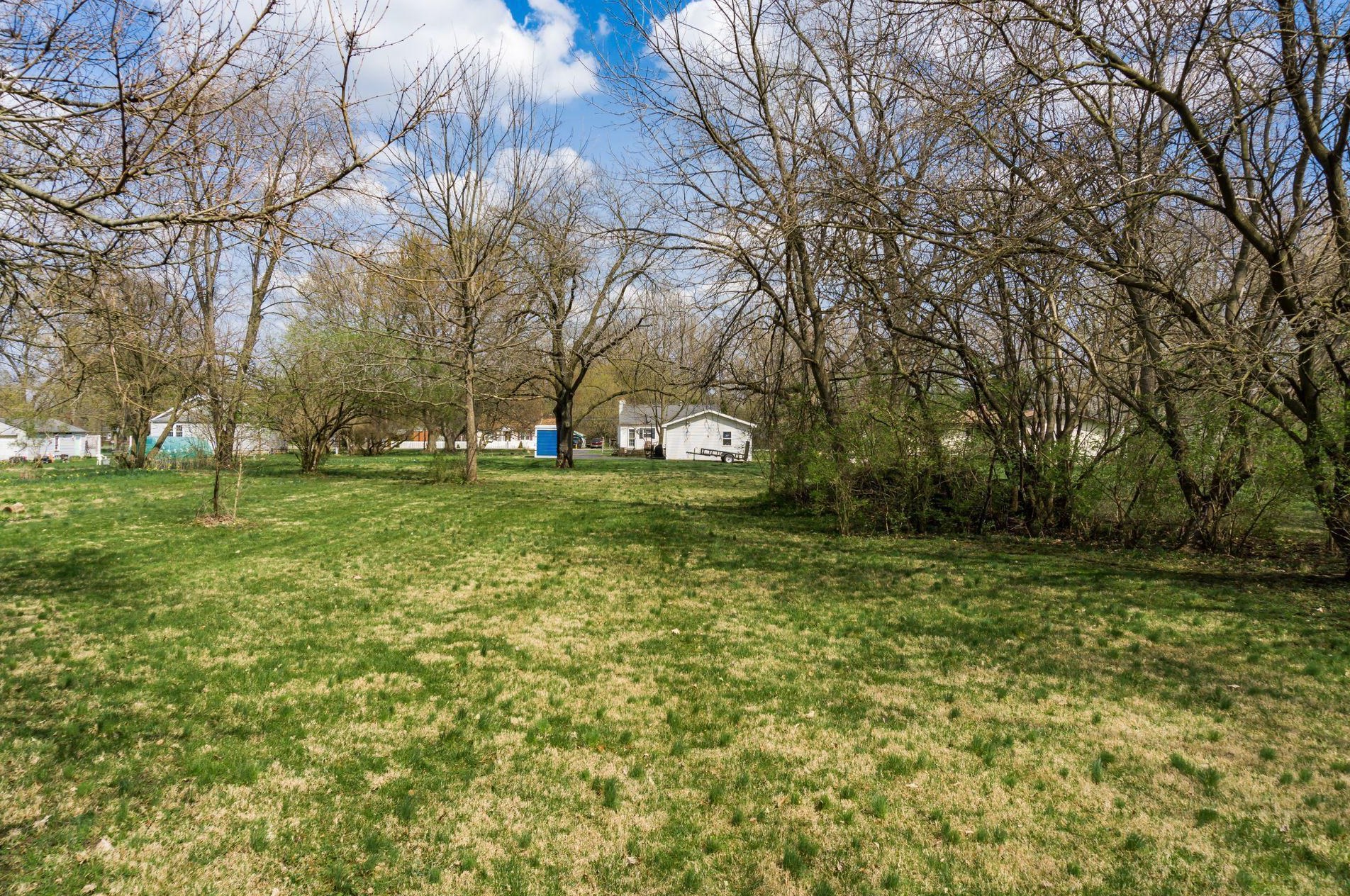 947 Hart Rd, Columbus OH 43223-3326 exterior