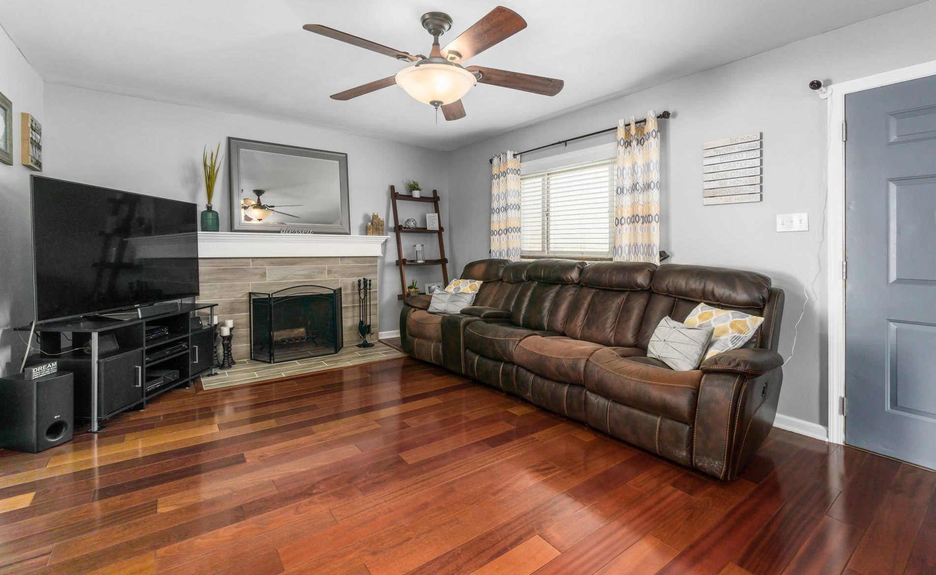 947 Hart Rd, Columbus OH 43223-3326 exterior