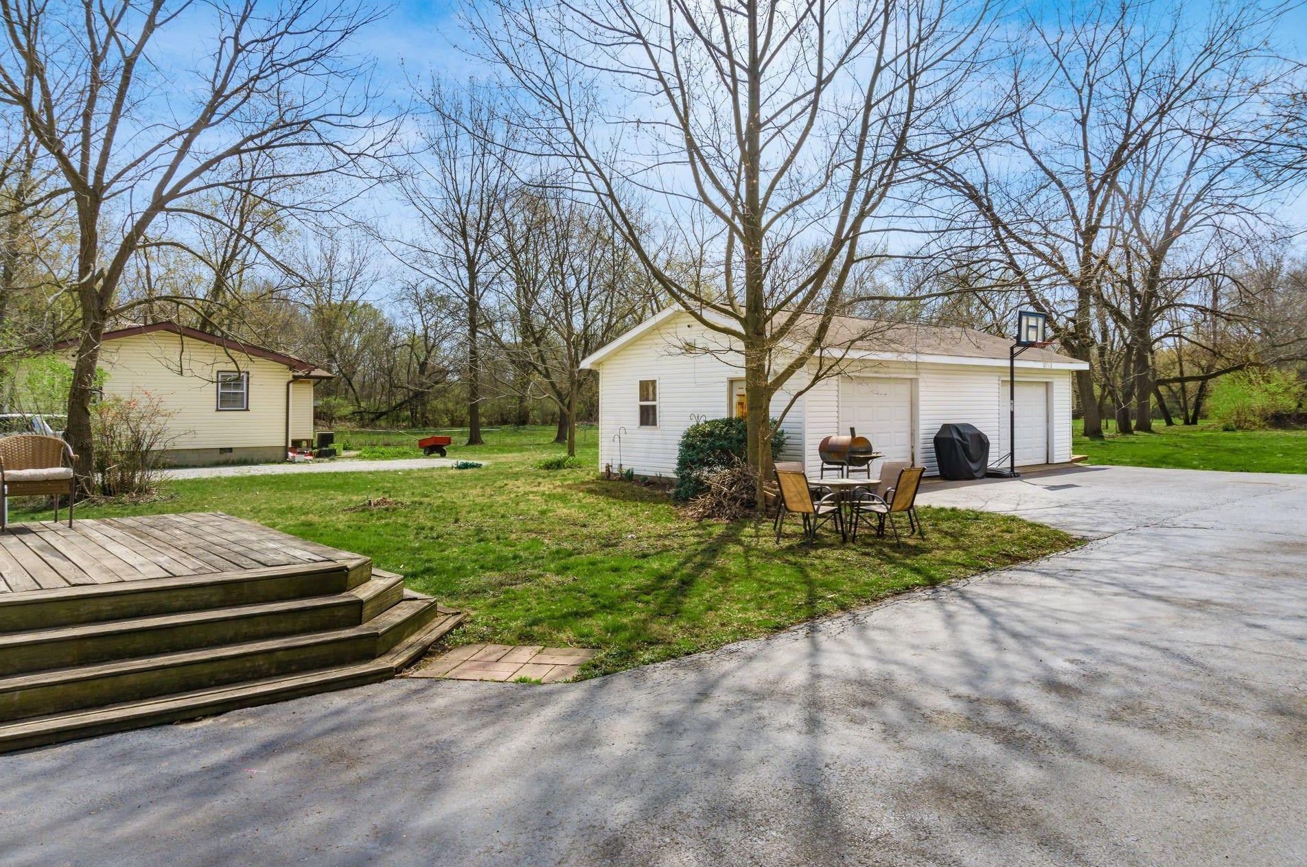 947 Hart Rd, Columbus OH 43223-3326 exterior