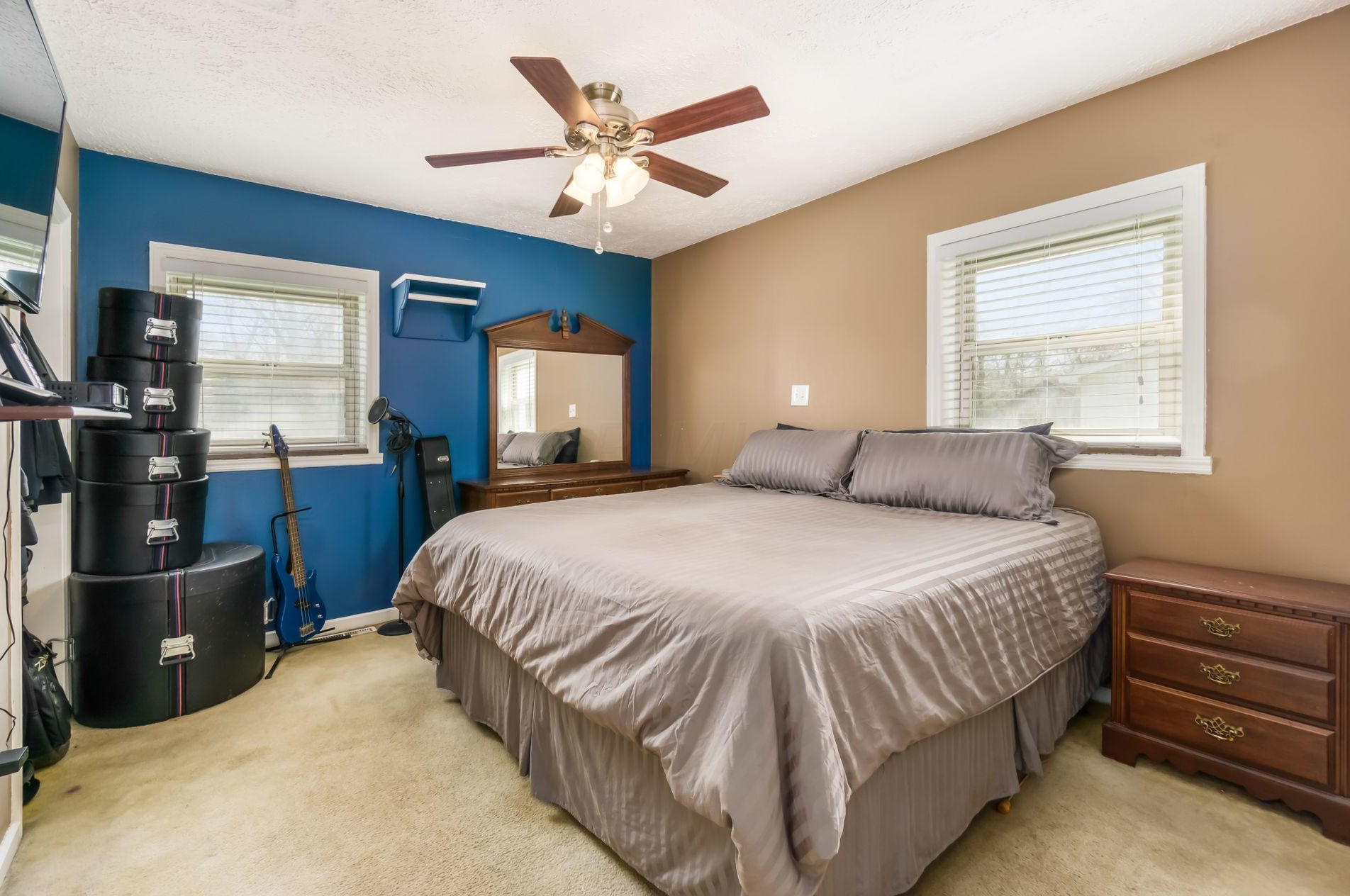 947 Hart Rd, Columbus OH 43223-3326 exterior