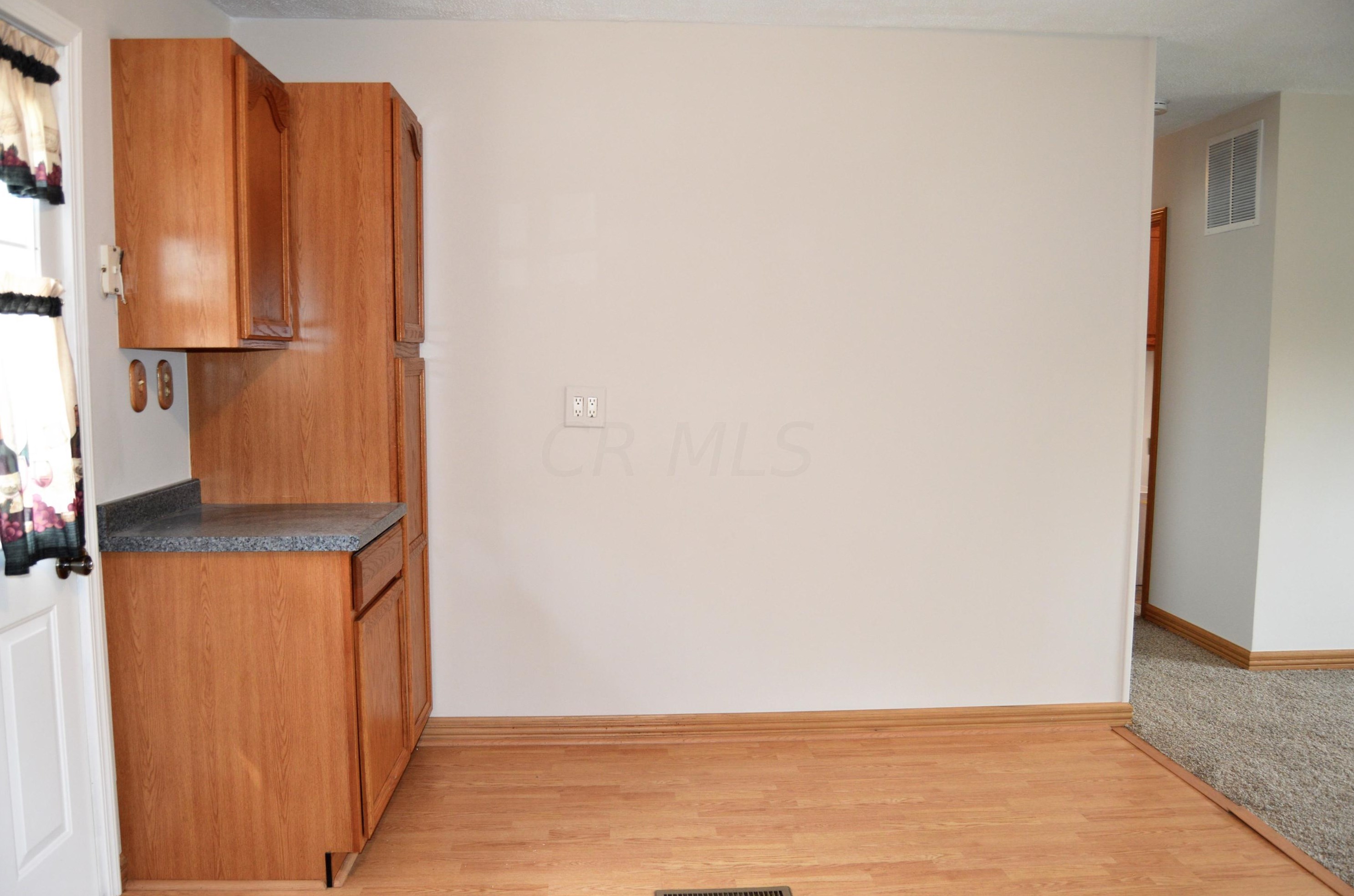 5211 Zimmer Dr, Columbus OH 43232-6047 exterior