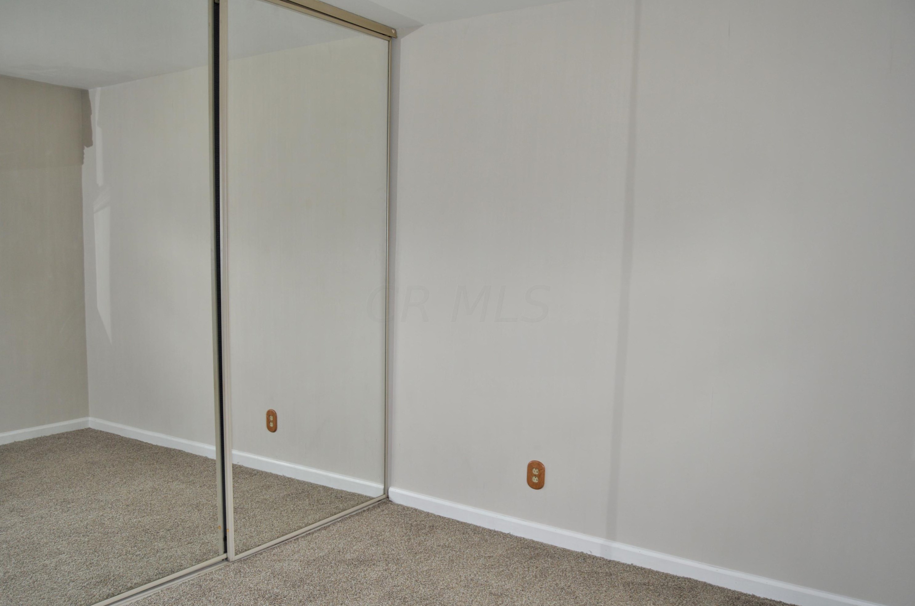 5211 Zimmer Dr, Columbus OH 43232-6047 exterior