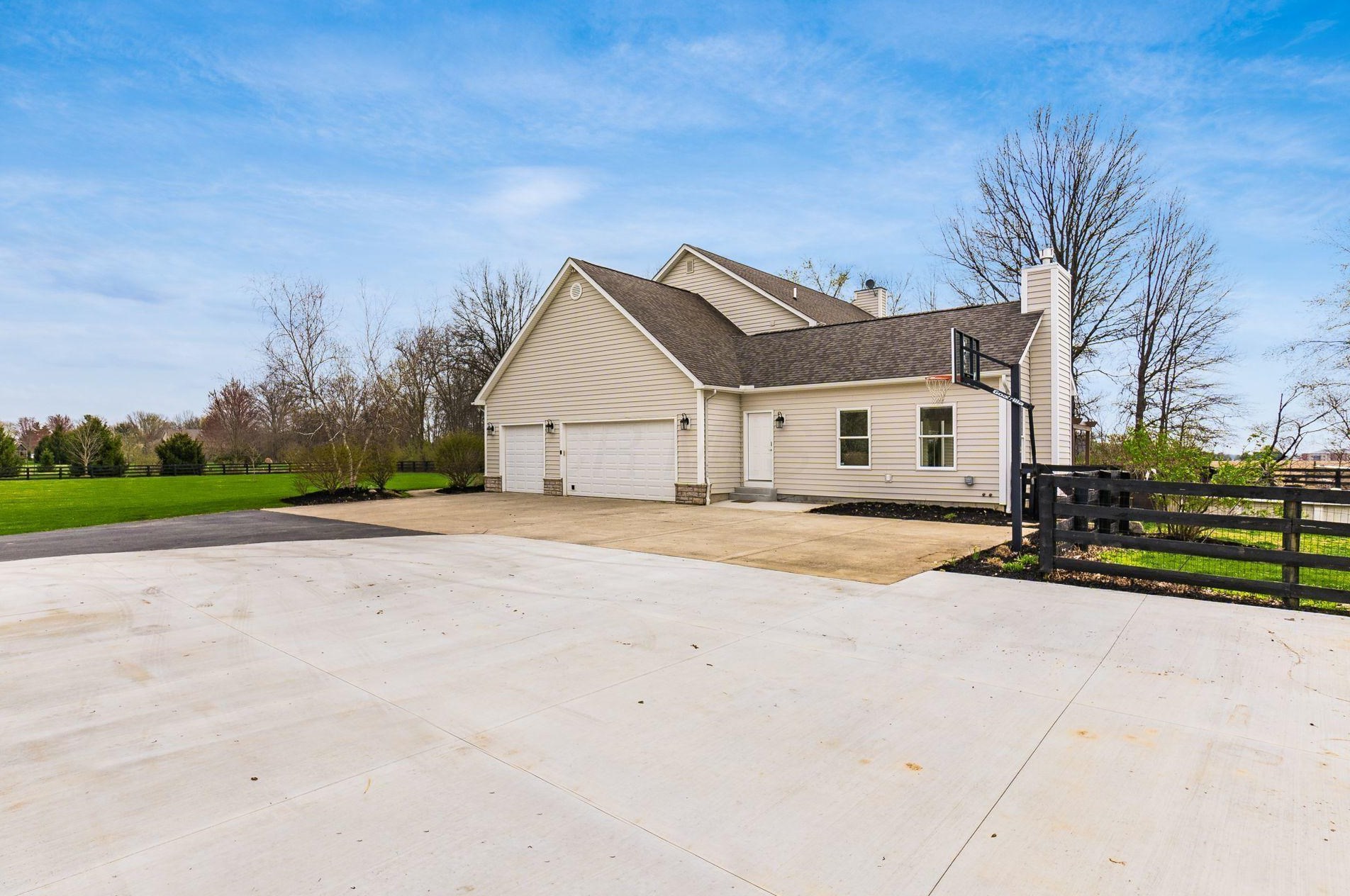 1176 Dale Ford Rd, Delaware OH  43015-8328 exterior